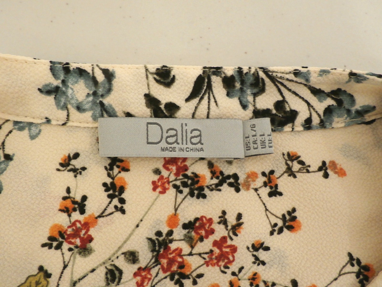Dalia Beige Floral Tunic Top 3/4 Sleeves 4-Button Front Large