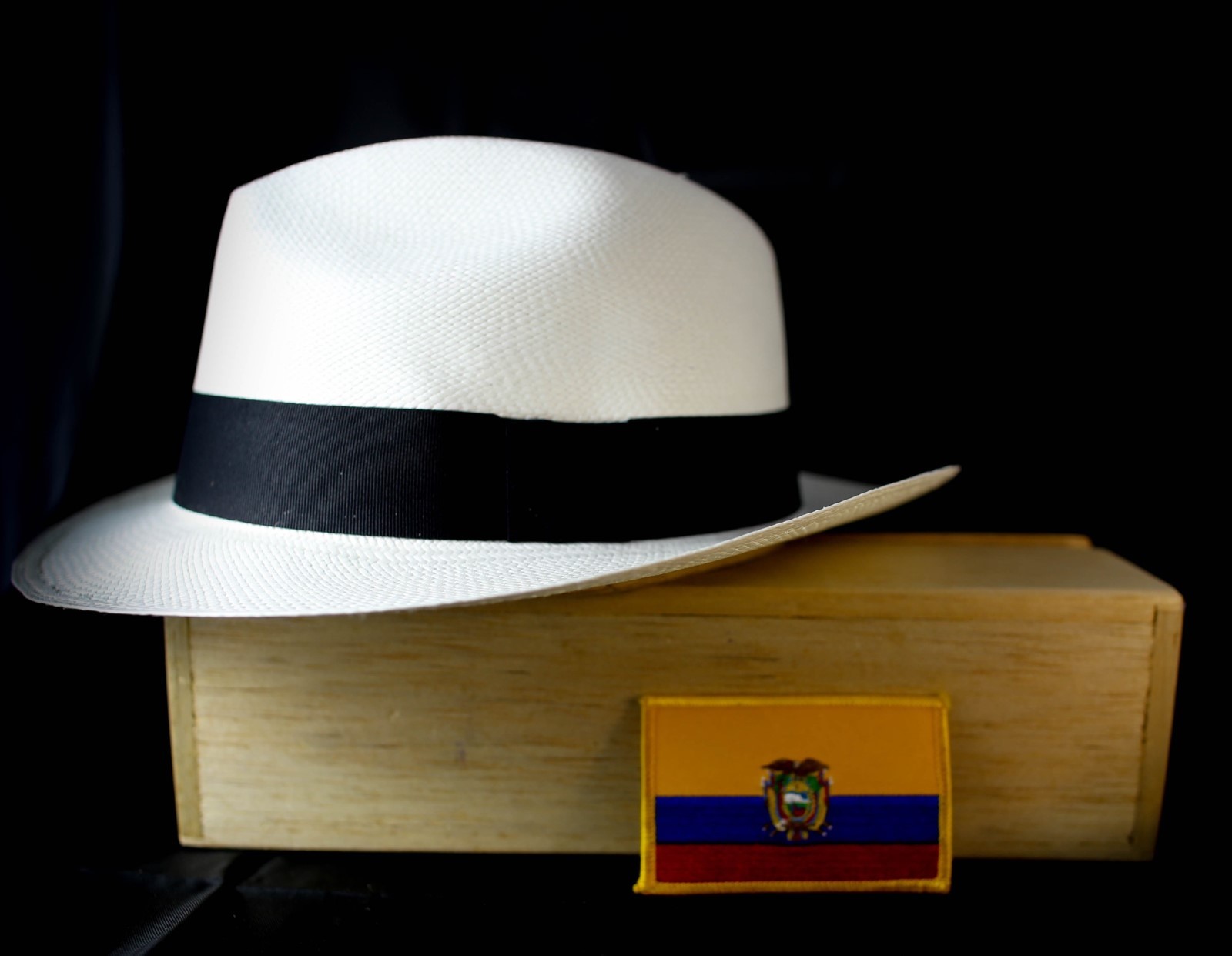 GENUINE ECUADOR MONTECRISTI” PANAMA HAT ” – 100% HANDMADE WITH TOQUILLA STRAW