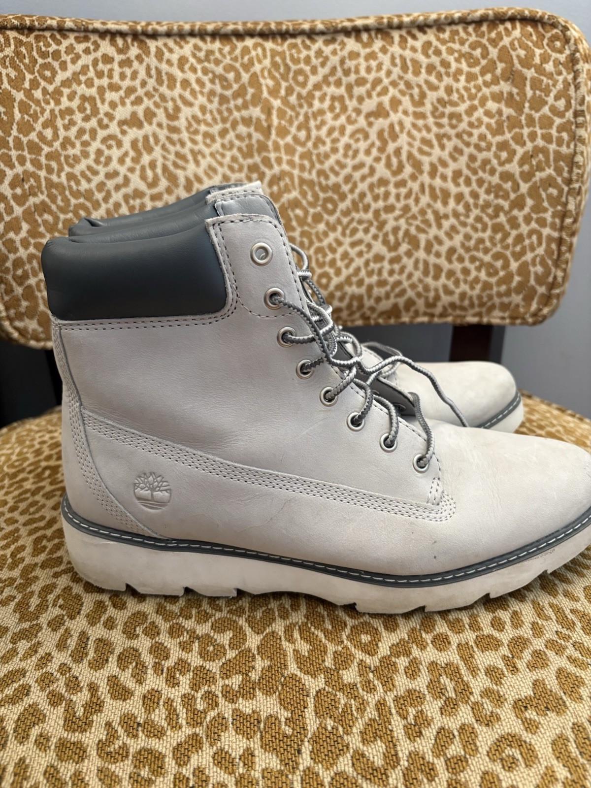 Timberland Women’s Gray Leather Lace-Up Ankle Boots Round Toe Solid Logo
