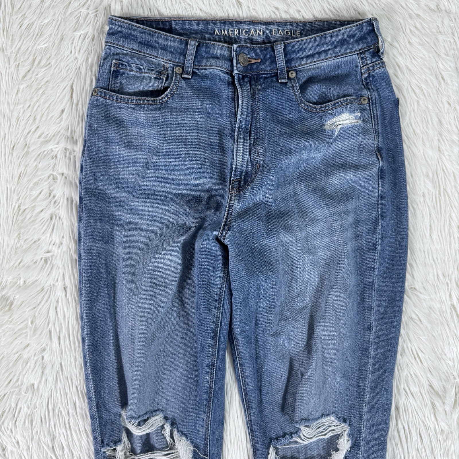 American Eagle Medium Wash Distressed High-Rise Mom Denim Jeans Women’s 6R