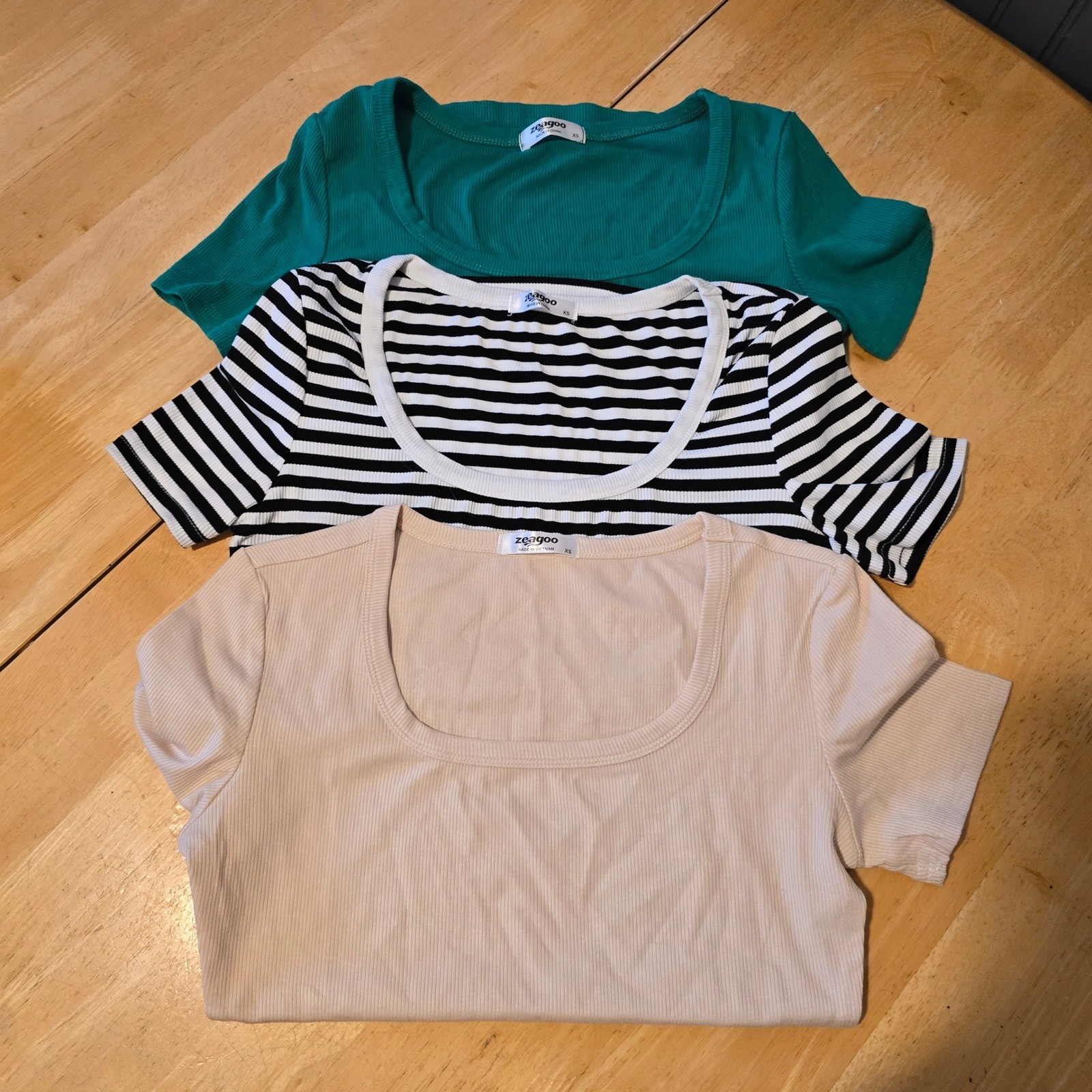Zeagoo Ribbed Scoop Neck Tee Bundle XS Green Beige Striped Stretch Tops