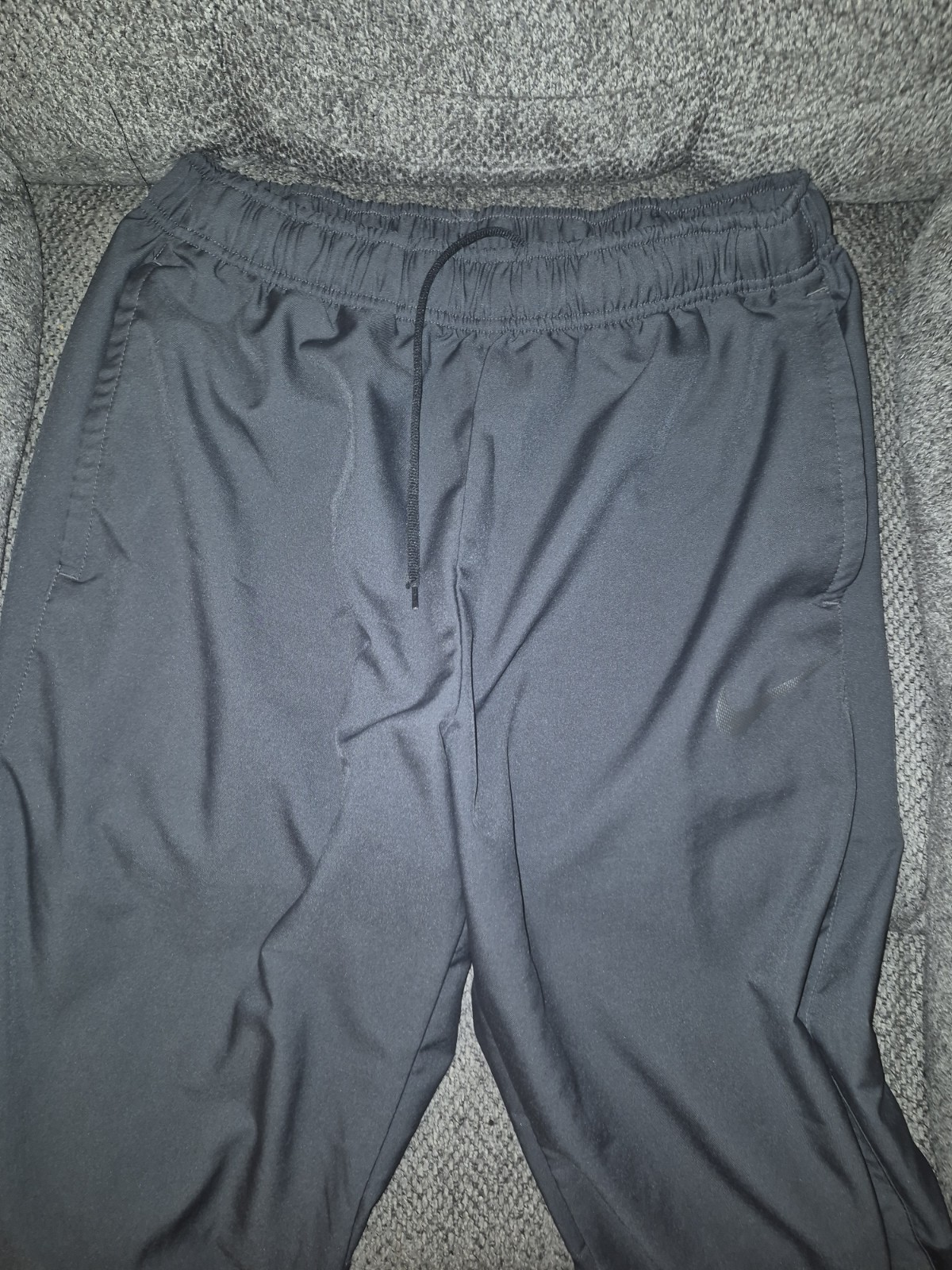 (Size Large)athletic jogger pants featuring an elastic waistband