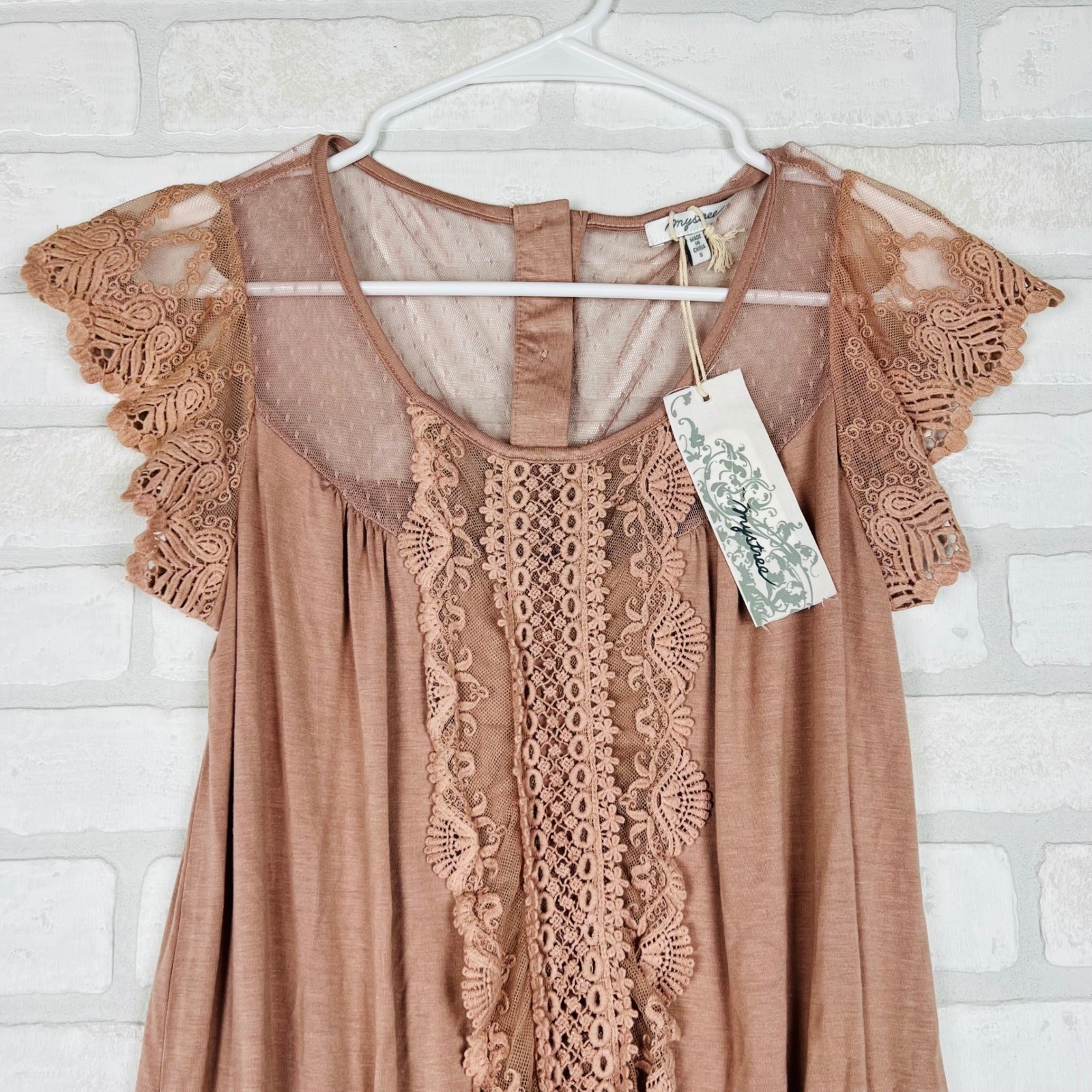 Mystree Mauve Lace Crochet Mesh Flutter Sleeve Blouson Top Small NWT