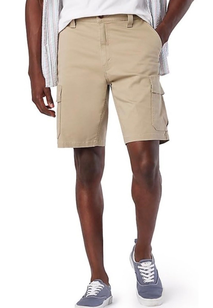 NEW Levis Signature Essential Cargo Shorts Mens 38 Super Flex Fabric 10” Inseam