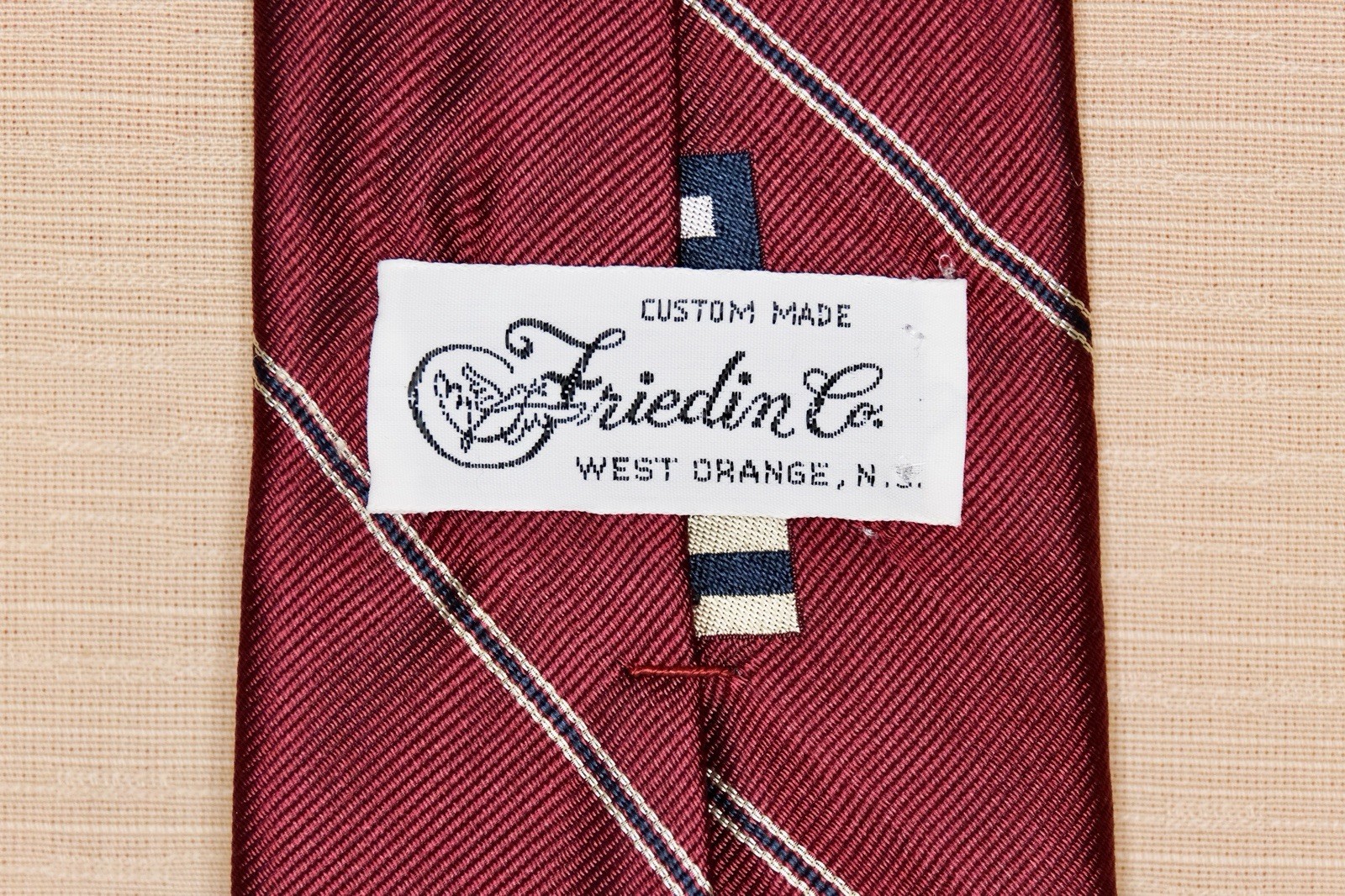 Custom Made Friedin Co Silk Necktie Red Stripe Geometric Motif 3.25″ x 55.5″