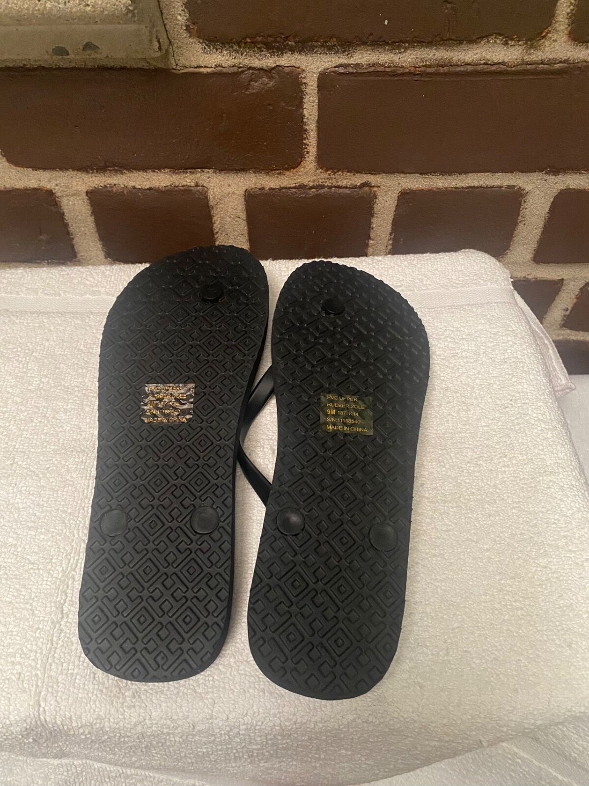 NWOB TORY BURCH MONOGRAM FLIP FLOPS 8 rubber thong sandals Black – NEW