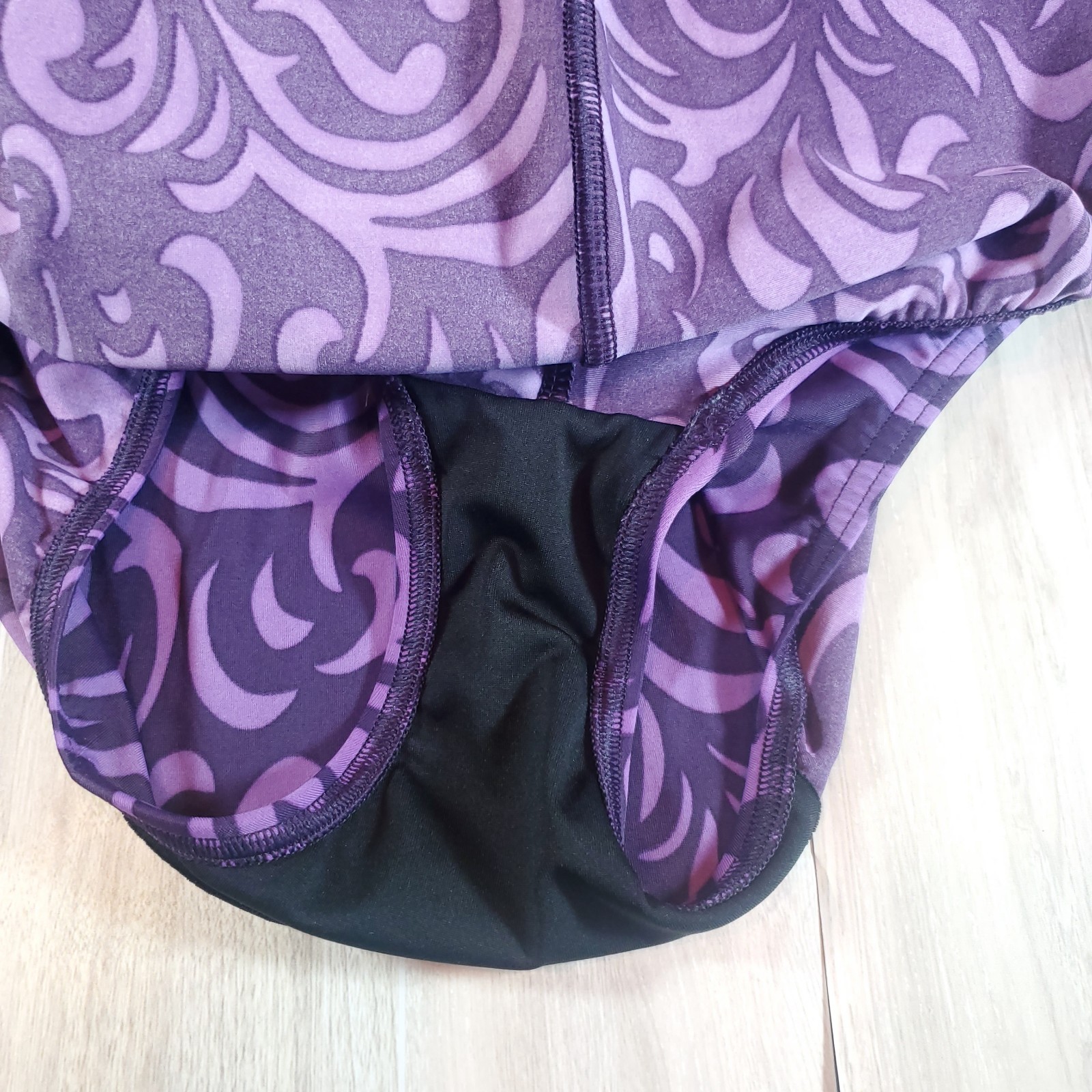 Lands’ End One Piece Swimsuit Womens Size 14 Purple Abstract Swirl Swimwear Tank