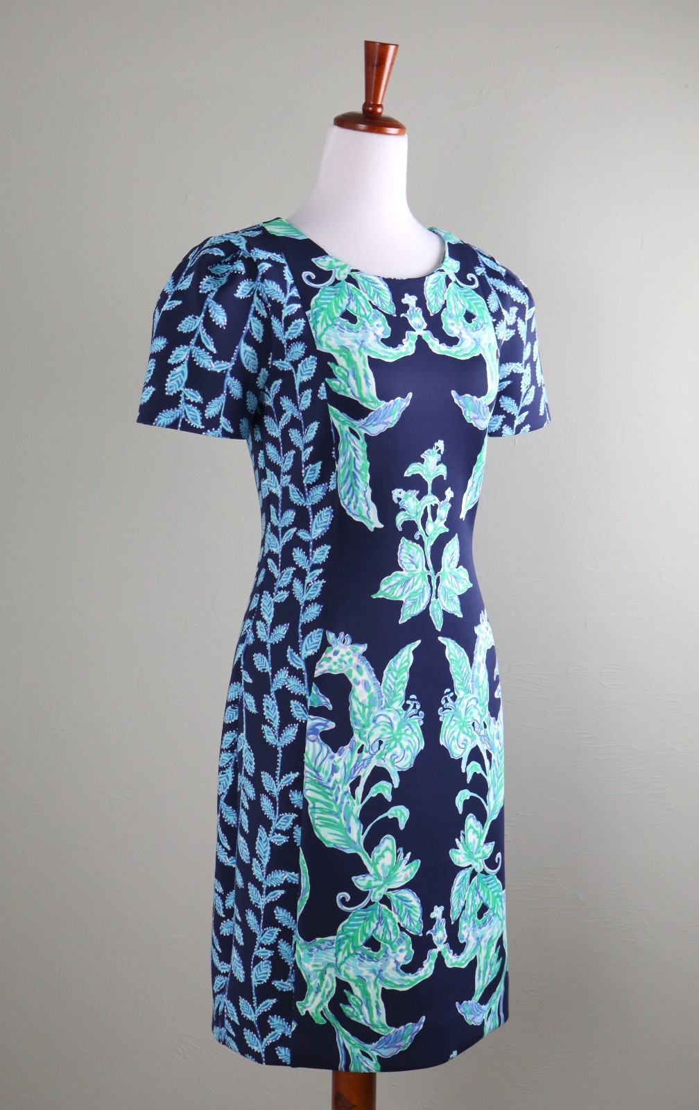 LILLY PULITZER $178 Neoprene Scuba Smooth Stretch Printed Sheath Dress Size 8