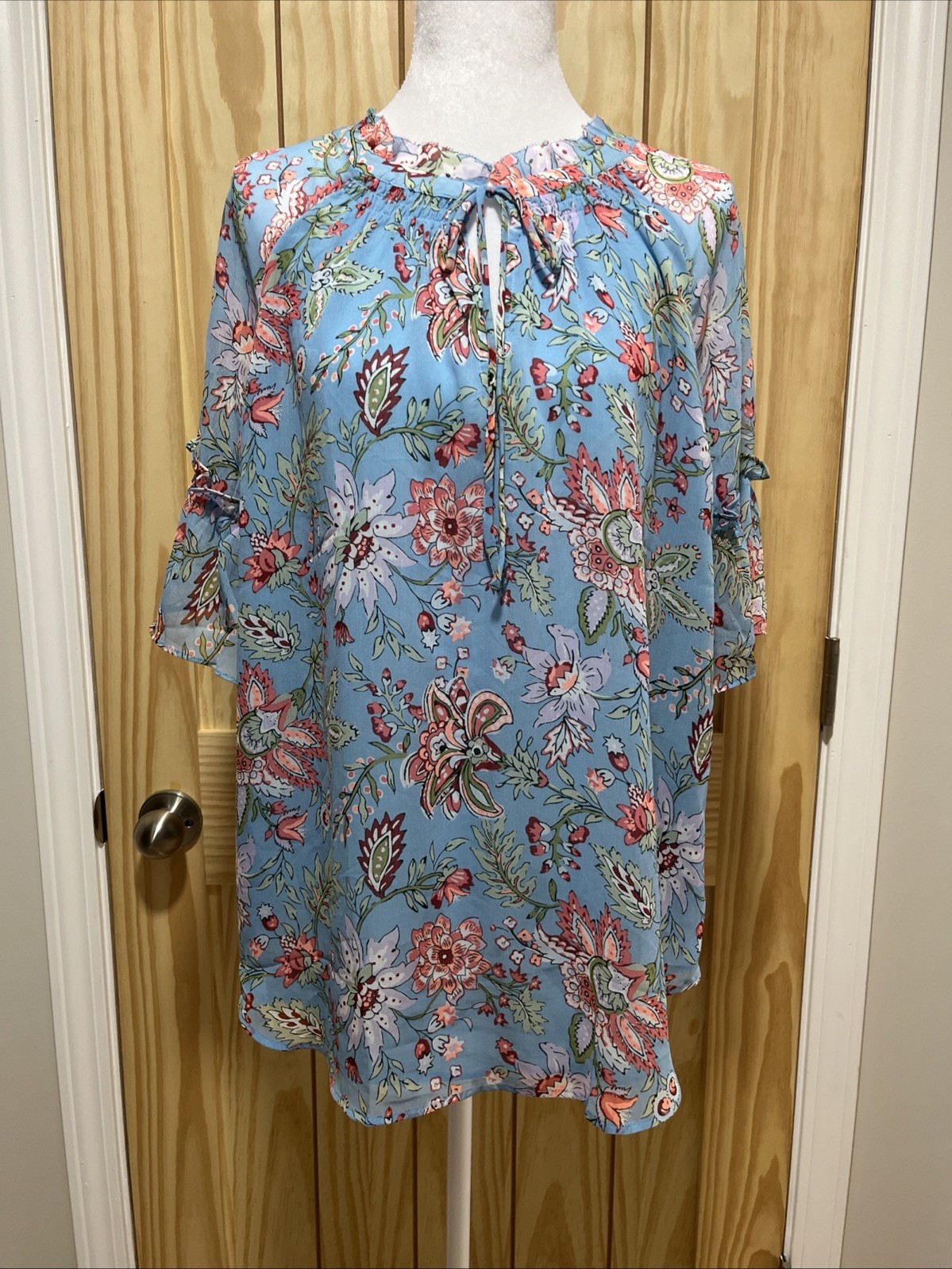 LOFT Blouse Top Women’s Size L Blue Floral Bell Sleeves Ties In Front Lined
