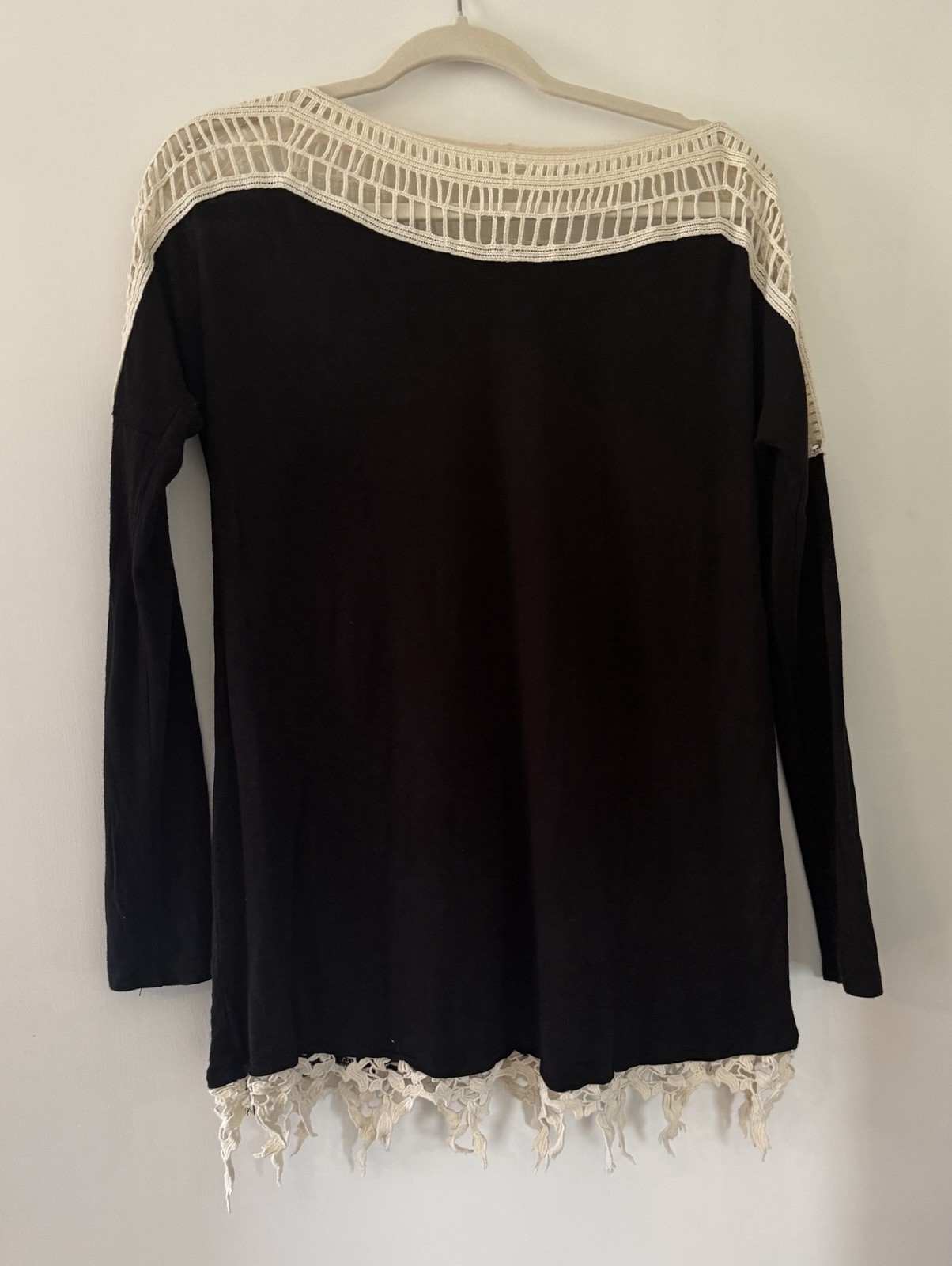 Mon Ami Women’s Black Boat Neck Long Sleeve Crochet Fringe Hem Blouse S/M
