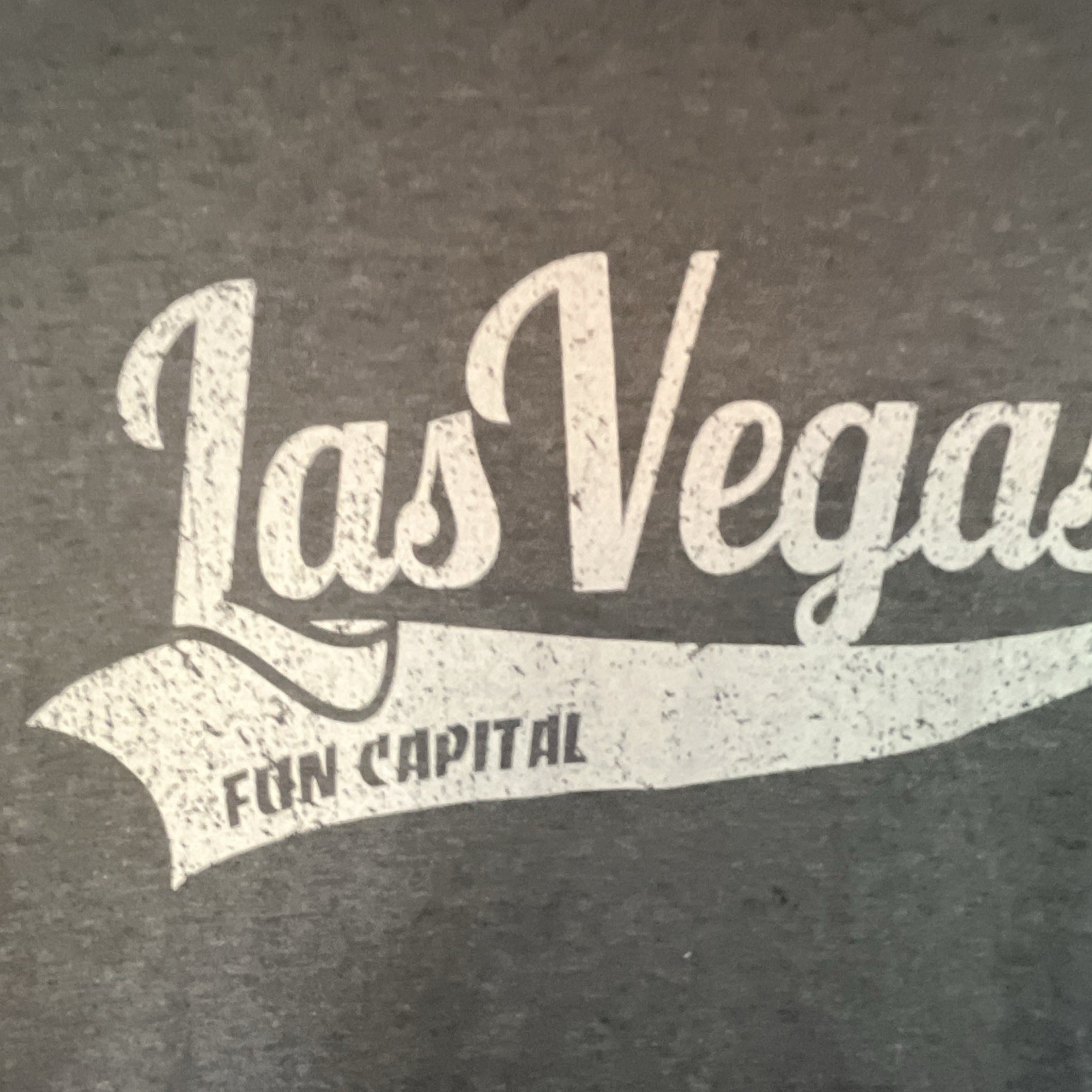 District Men’s Las Vegas Graphic Raglan 3/4 Sleeve Crew Neck T-Shirt XL