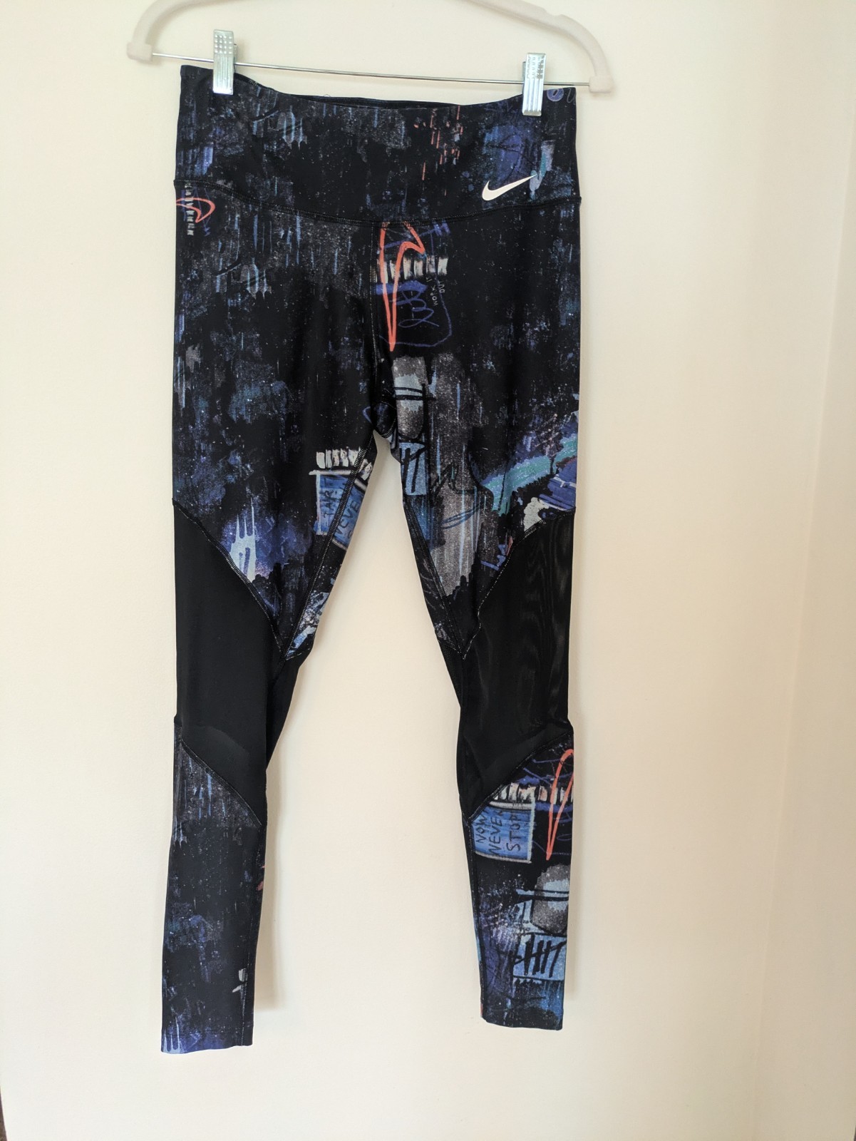 Women’s Nike Dri-Fit Leggings Printed Awesome Condition Medium M