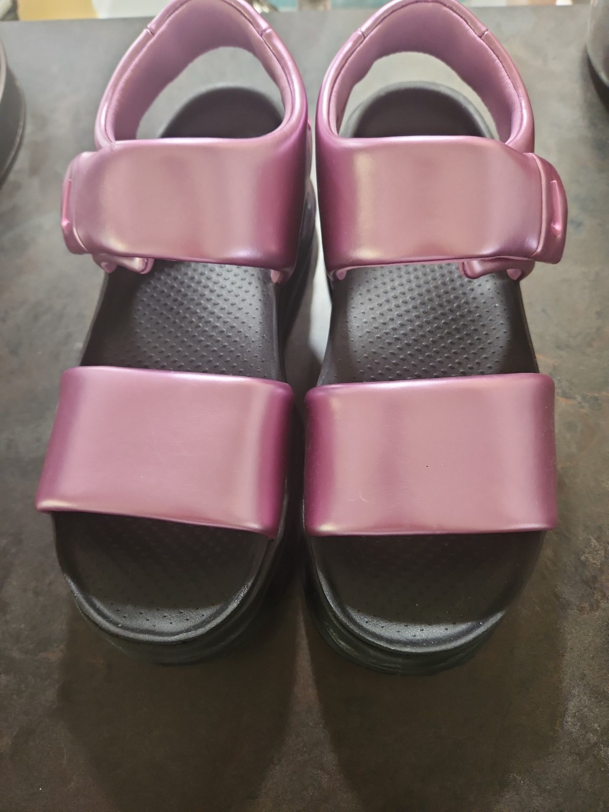 Nike Air Max Halo Sandal IO1959-501 Light Magenta Black NWOB Women’s 10 Mens 9