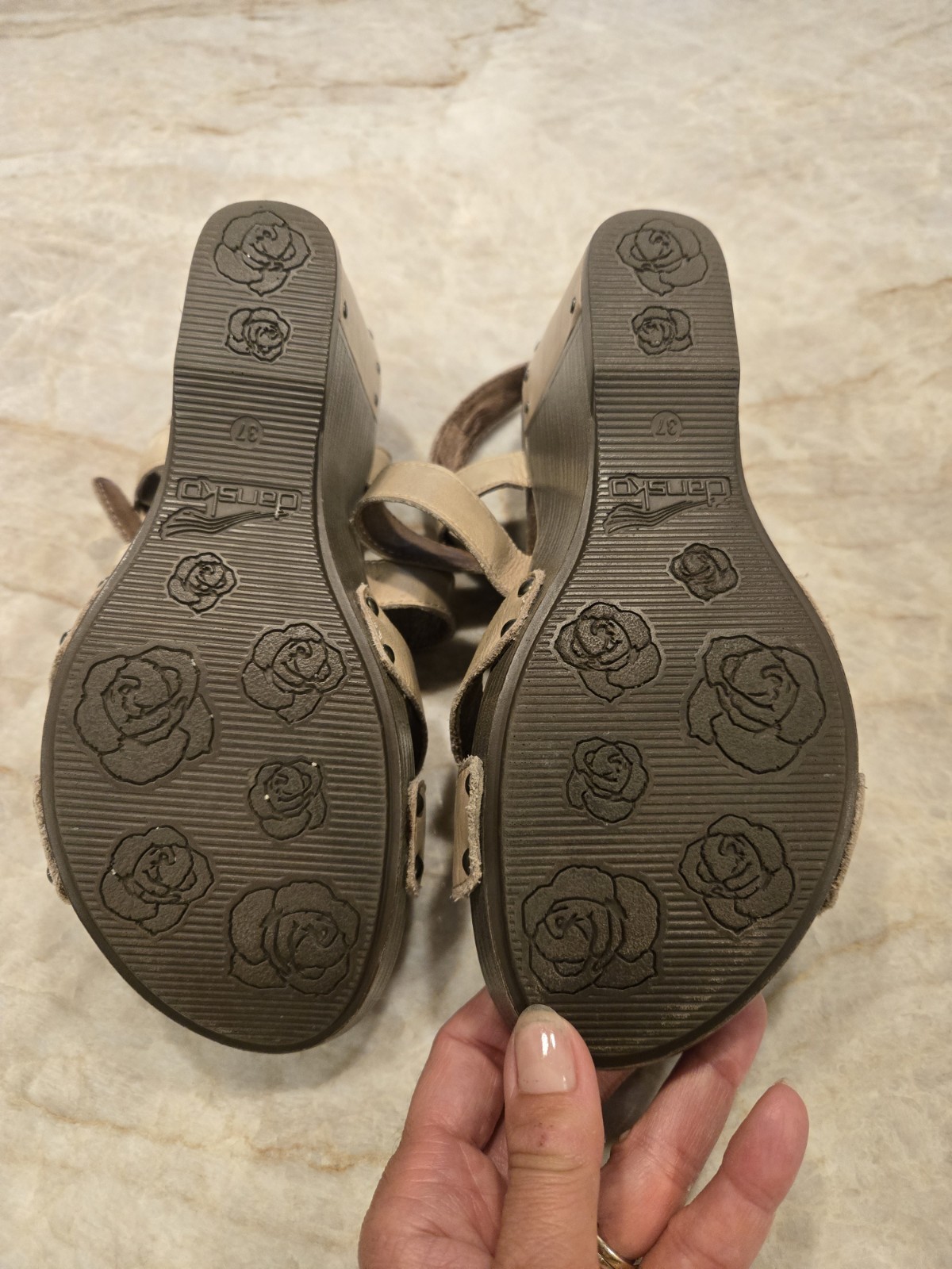 Dansko Frida Beige Leather Studded Wedge Strappy Sandals Shoes Size 37 US 6.5 7