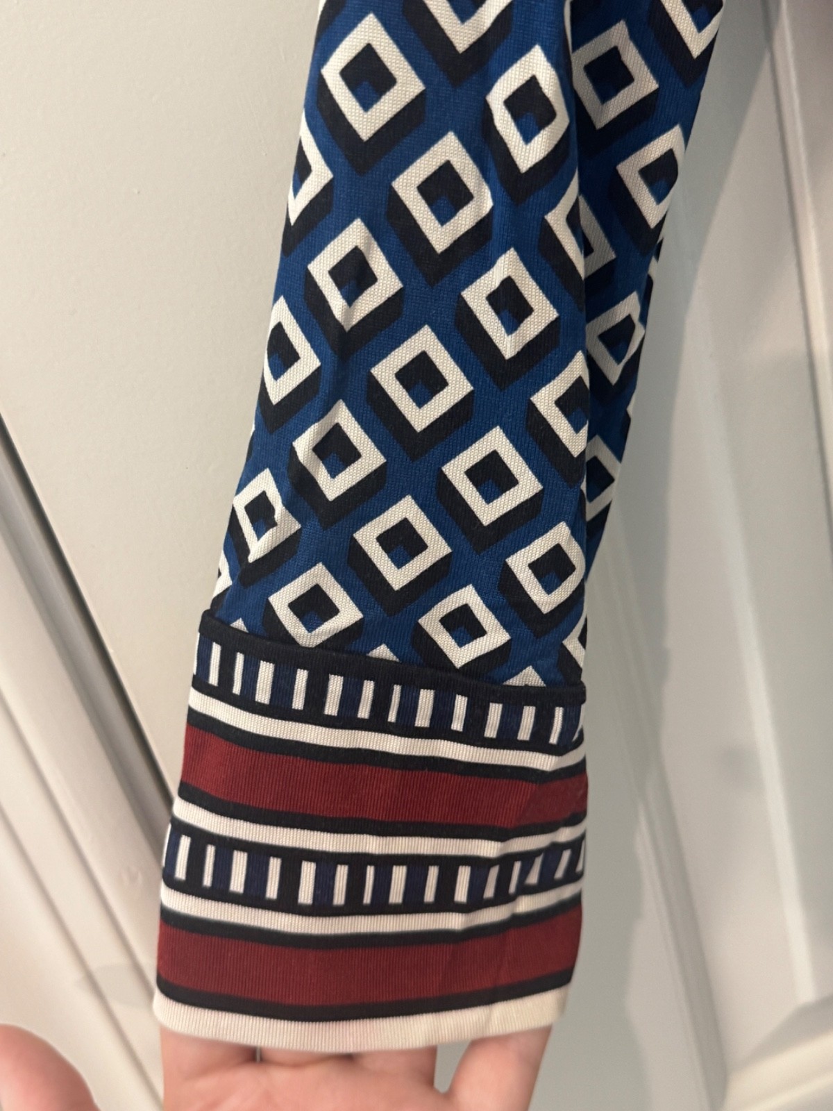 Diane von furstenberg wrap dress, size 2, 100% silk