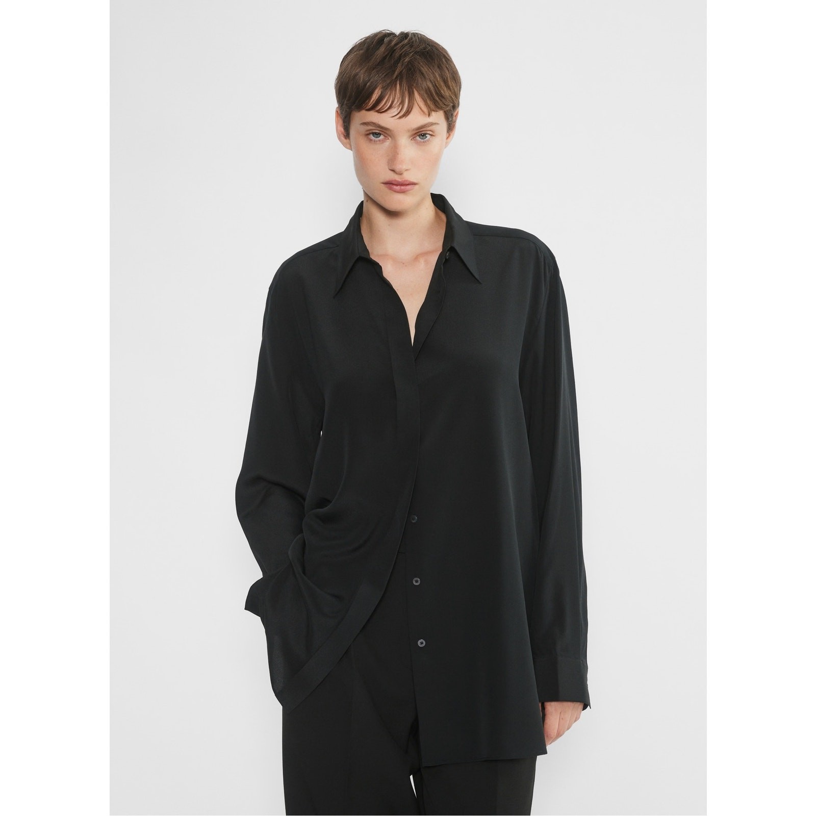 Aritzia Babaton Casting Silk Shirt – Black – Small