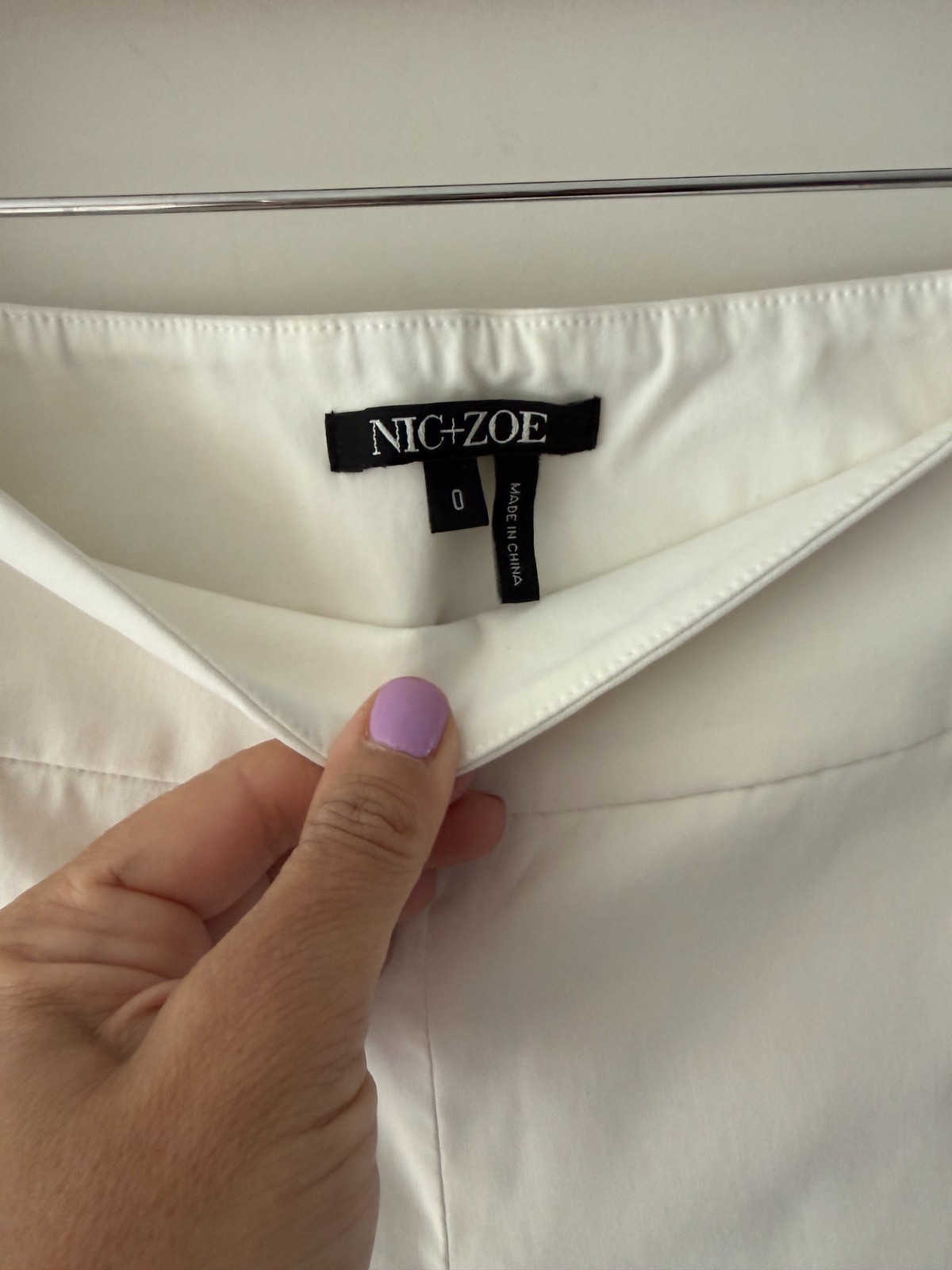 NIC+ZOE White Stretch Ankle Pants Size Size 0 | Worn Once | Excellent Condition
