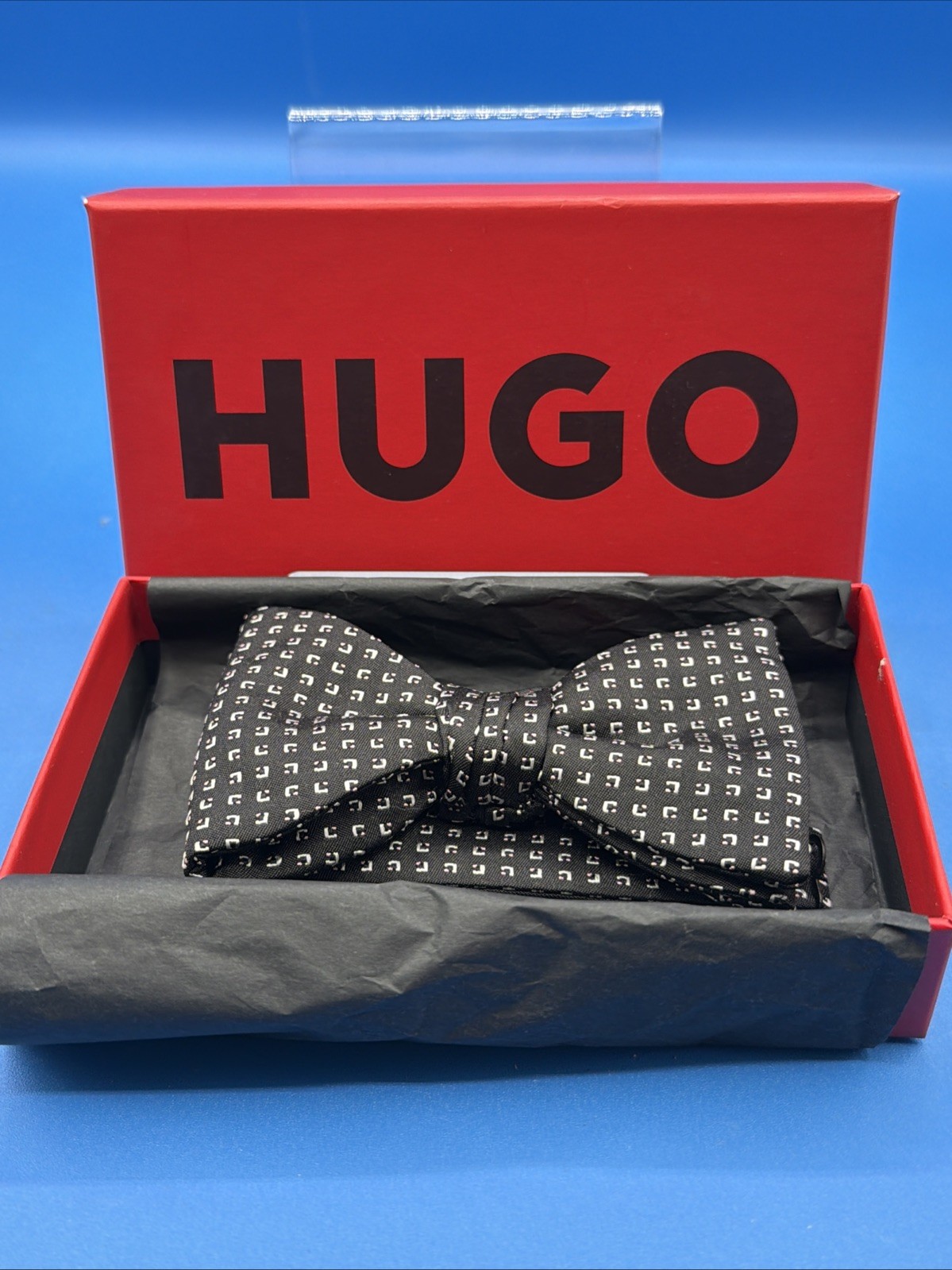 HUGO BOSS Mens Bow Tie Black Geo 100% Silk Pre-Tied
