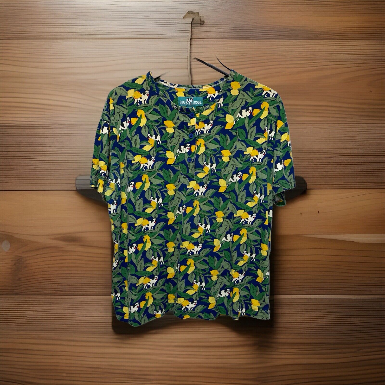 Vintage Big Dogs Men’s Large XL All Over Print Hawaiian T-shirt 3 Button