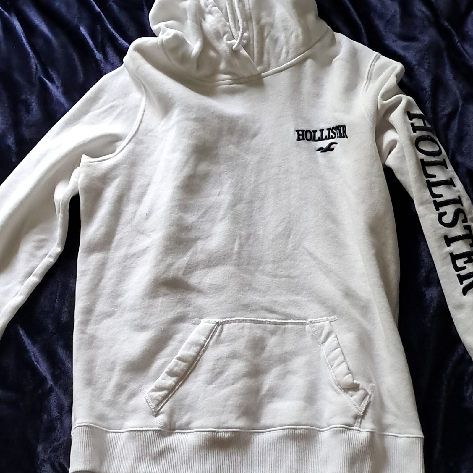 Hollister Hoodie Sweatshirt Women’s Size Medium New White Embroidered Logo