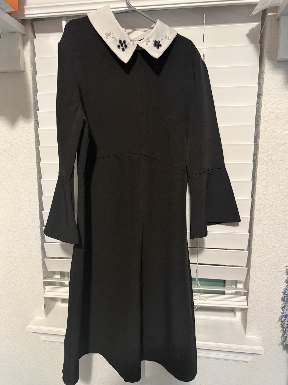 Women’s Black A-Line Knee Length Dress M, White Embroidered Collar Bell Sleeves