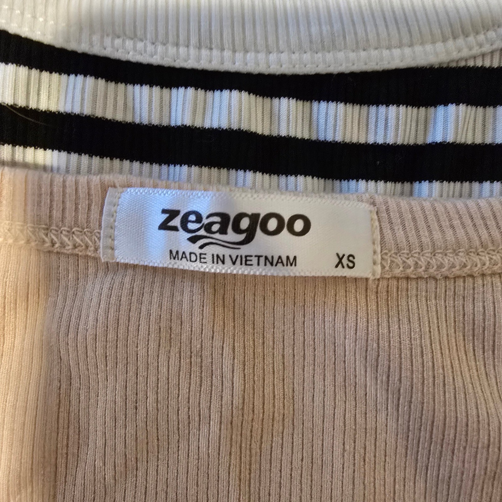 Zeagoo Ribbed Scoop Neck Tee Bundle XS Green Beige Striped Stretch Tops