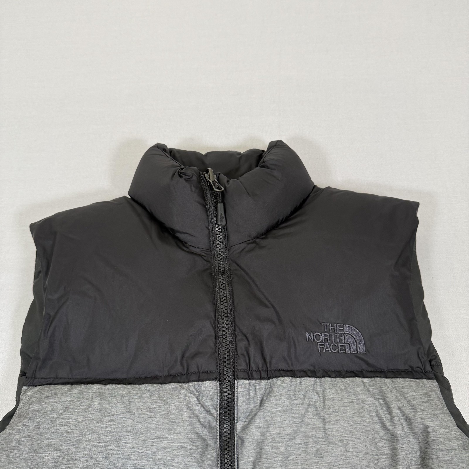 The North Face Vest Mens Small Gray 700 Fill Down Puffer Zip Up Outdoors NUPTSE