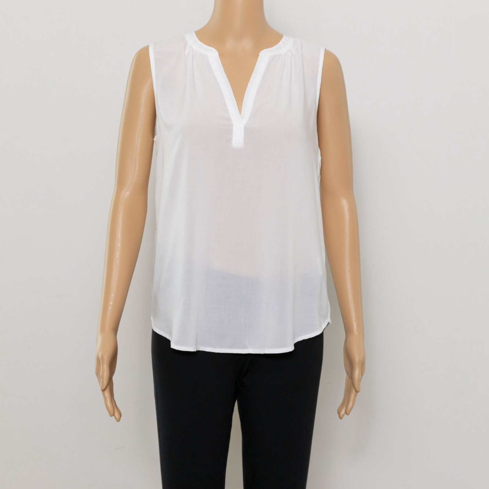 Velvet by Graham & Spencer Peachy Sleeveless Top White Size M 3248