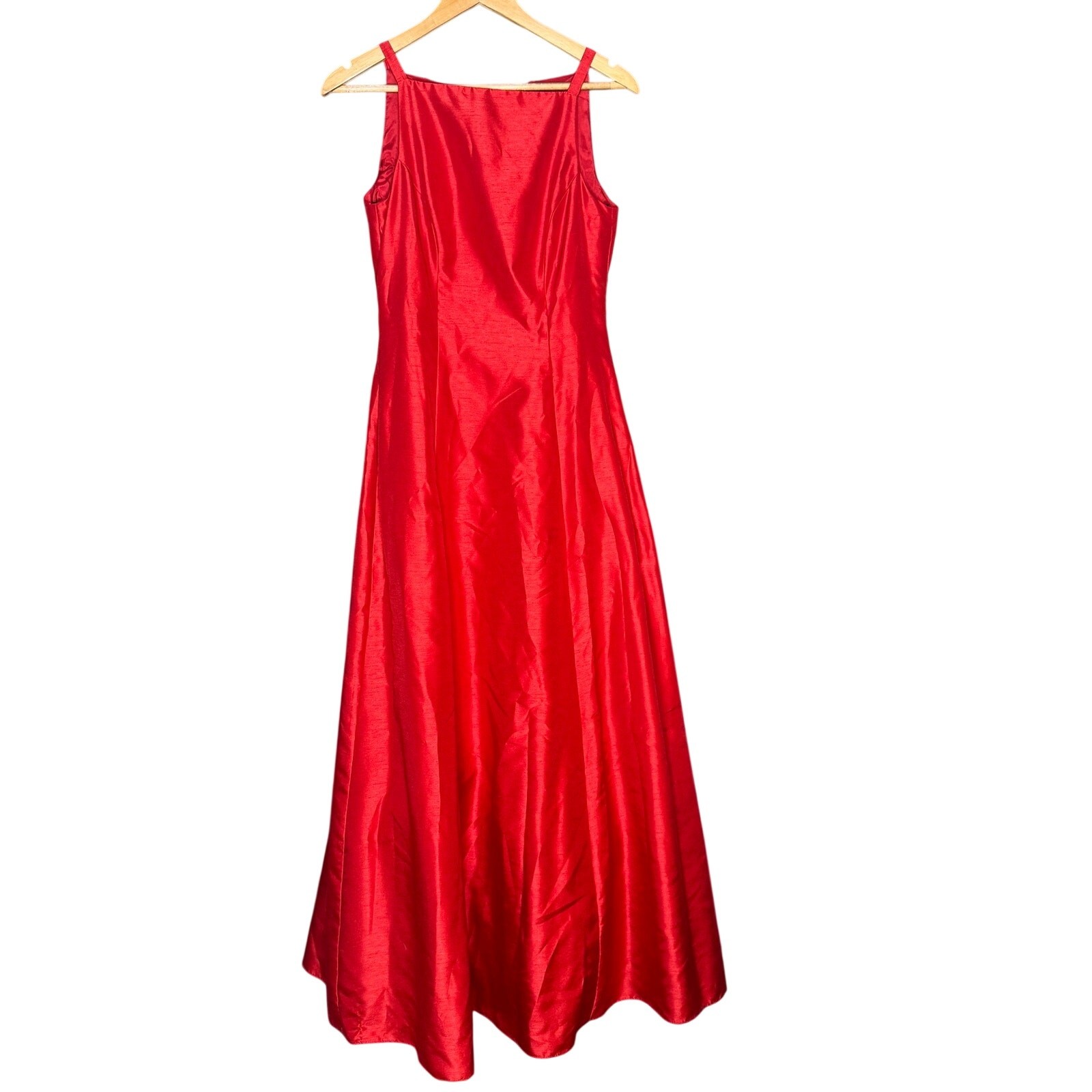 Night Way Collections Red Formal Gown Dress Size 6 Sleeveless Evening Prom USA