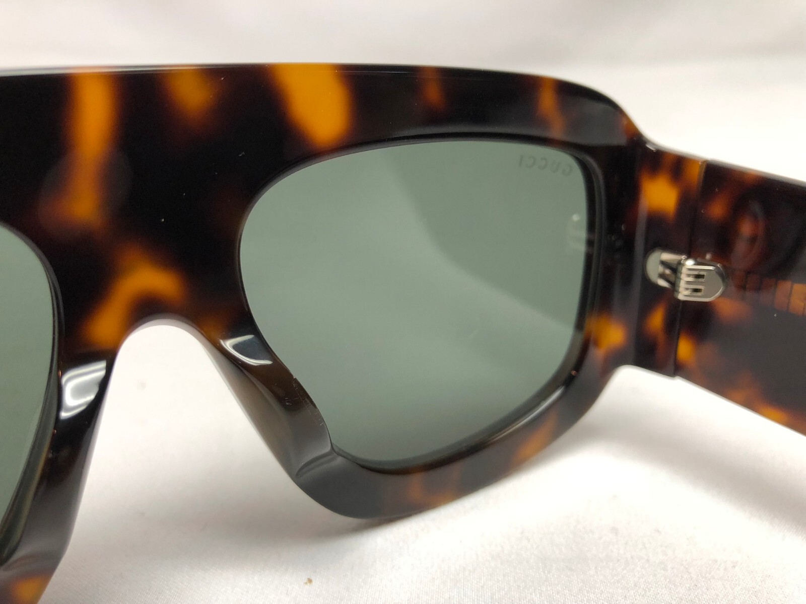 Authentic New Gucci tortoise Square Women’s Sunglasses GG0980S Gray Lens