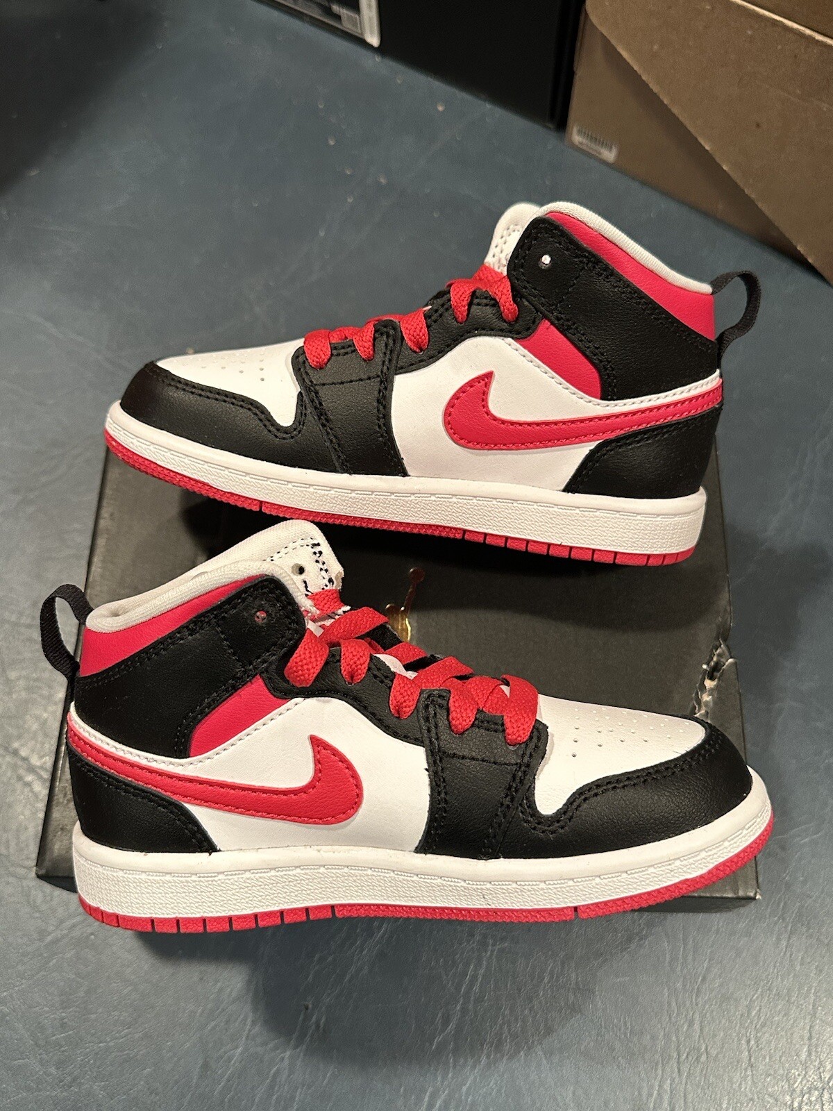 Size 11.5C – Nike Air Jordan 1 Mid Very Berry Red Black White 640734-016