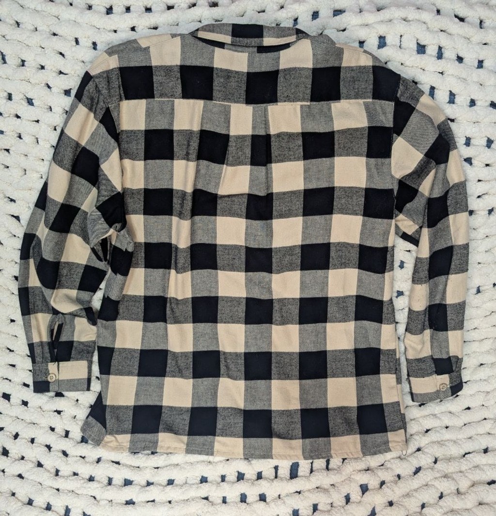The Eagle’s Eye Buffalo Plaid Button Down Shirt Deer Moose Bear Applique Women’s
