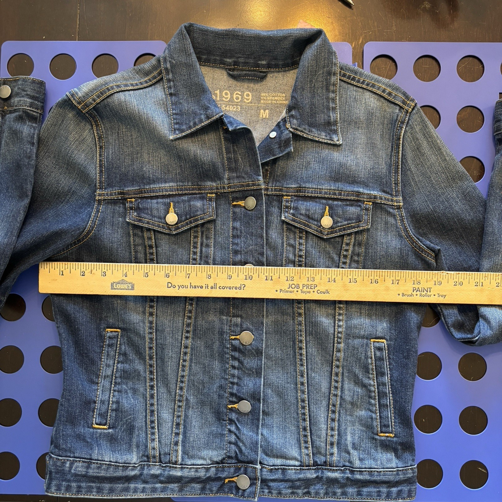 Gap 1969 Icon Denim Jacket Nice Blue Wash Size Medium 99% Cotton 1% Spandex