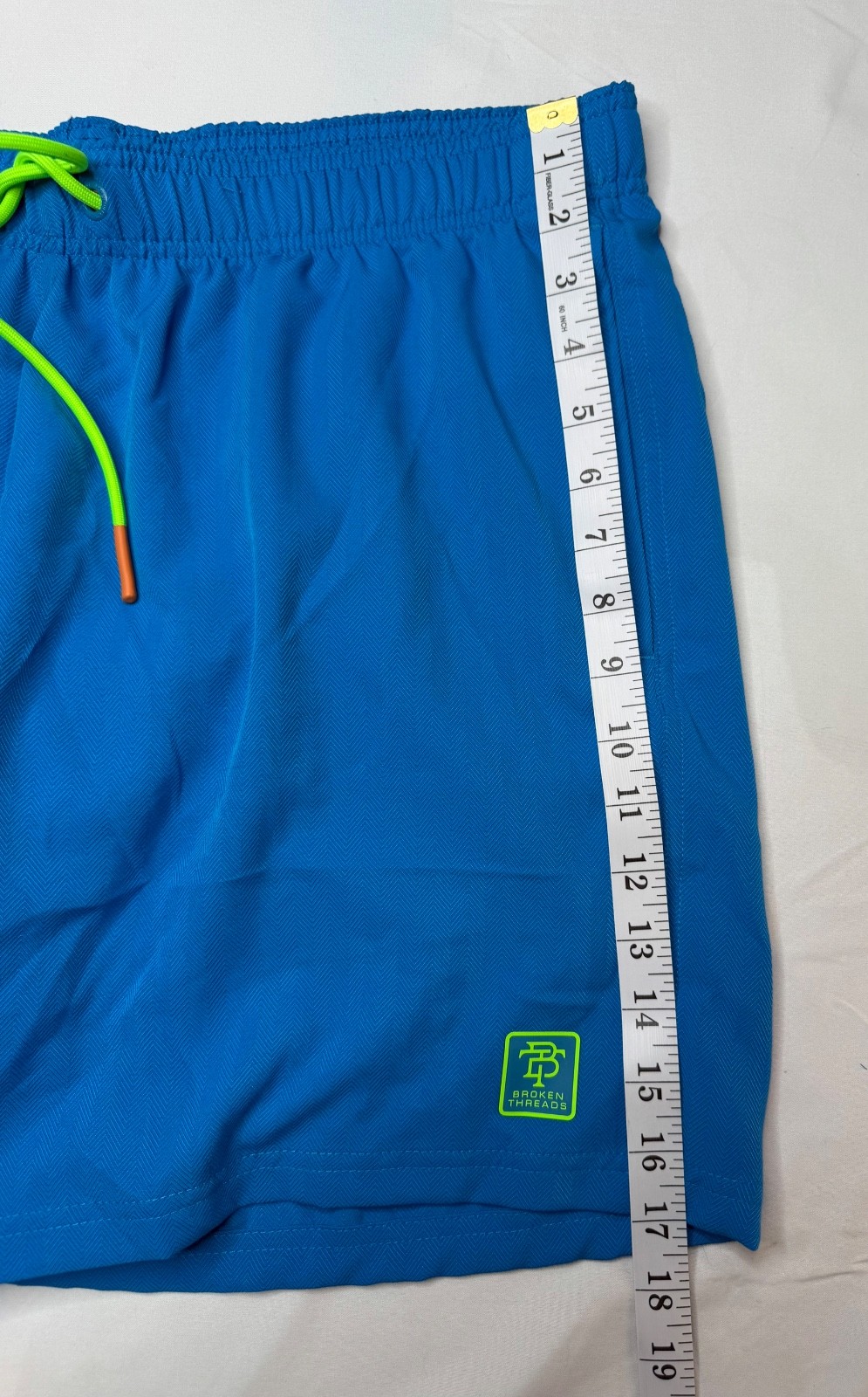 Broken Threads Blue Swim Trunks Men’s XL Lined Beach Shorts Neon Pockets