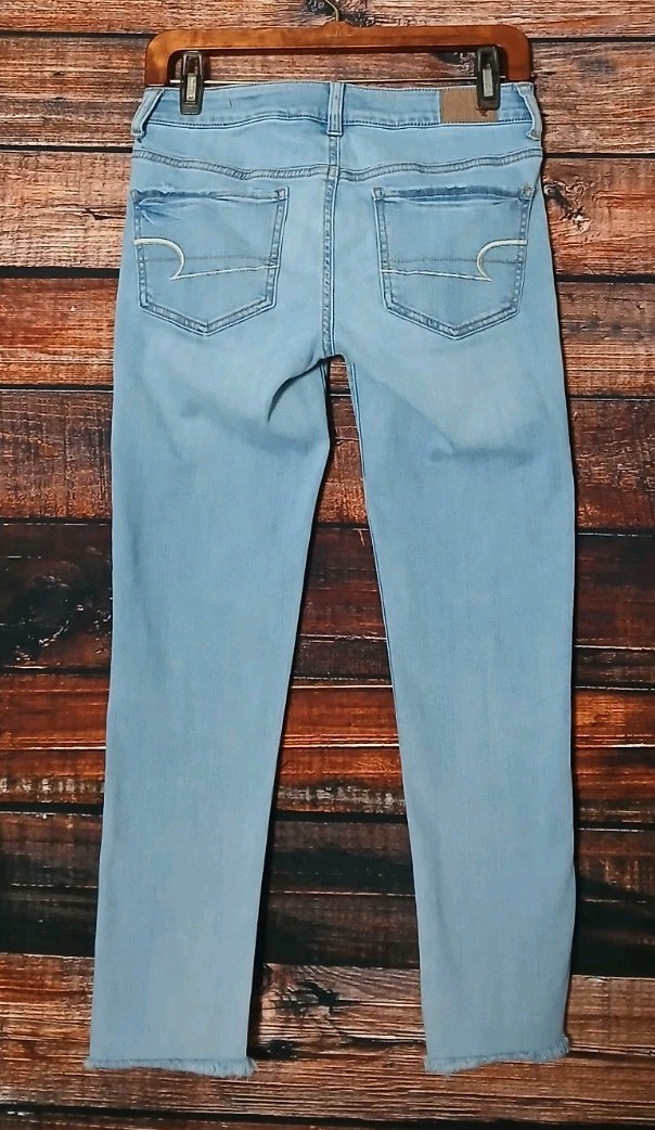American Eagle Jeans 4 Ankle Crop Jegging Distressed Light Wash Low Rise Raw Hem