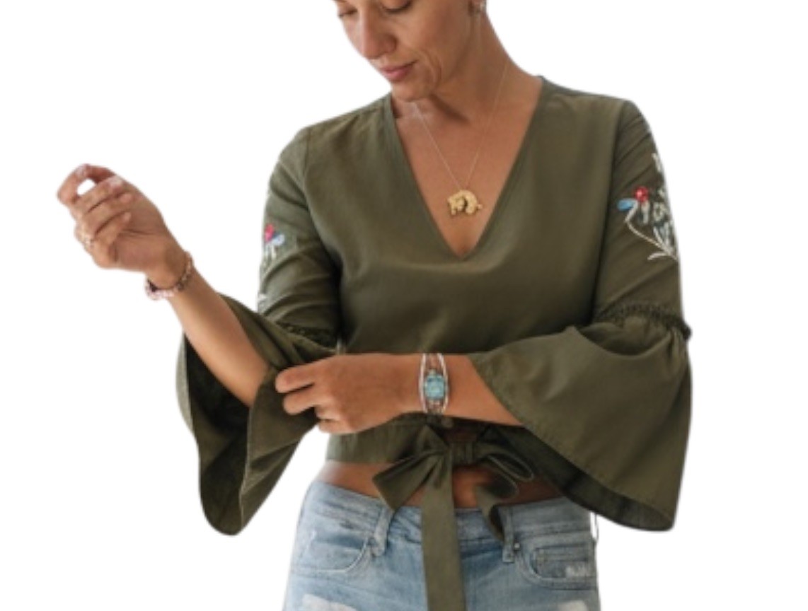 Roommates Gorgeous Embroidered M Olive Green Crop Top w/Bell Sleeves Boho Preppy