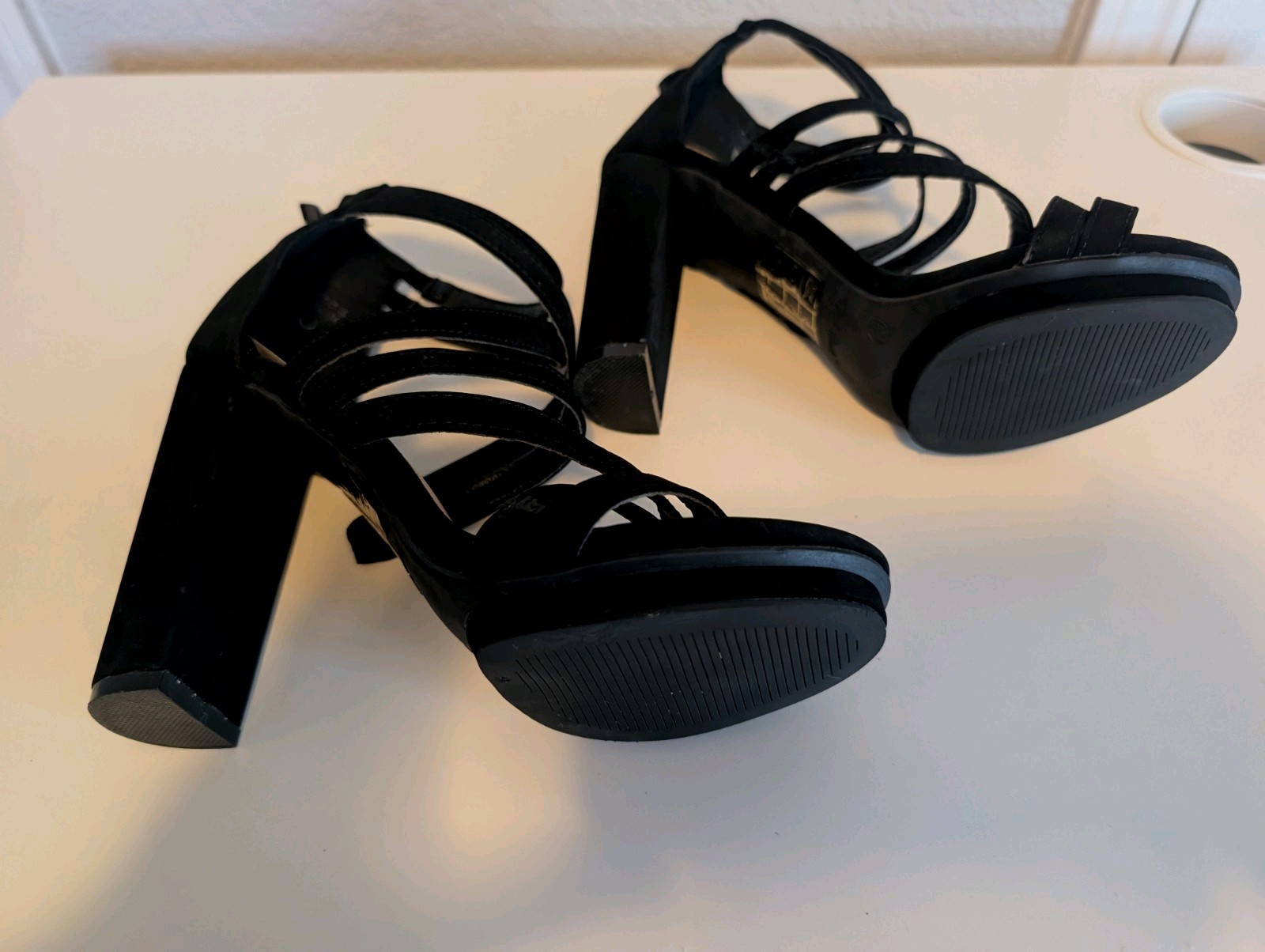 Women’s Black Strappy Open Toe Block Heel Ankle Strap Zip Faux Leather 8.5