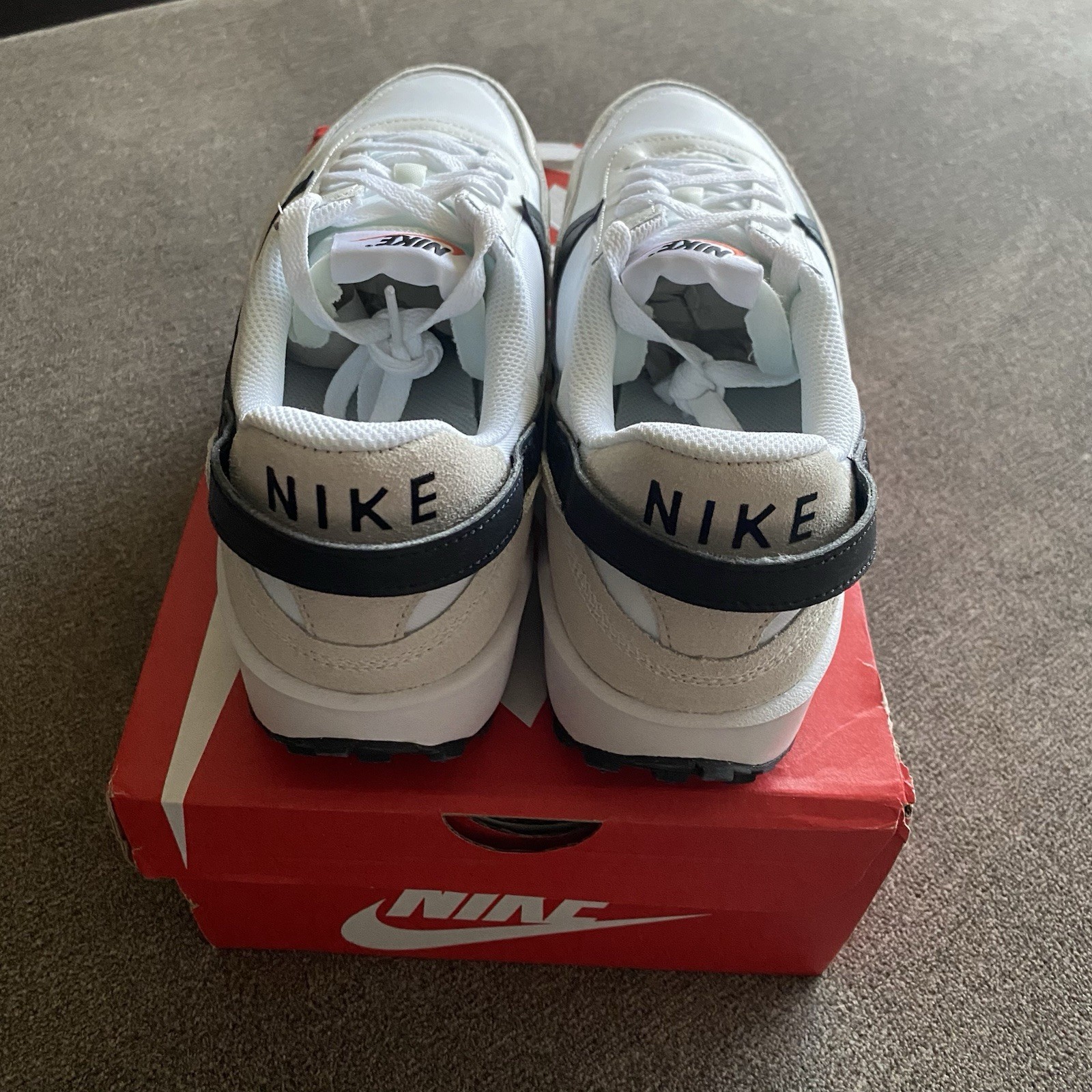 Nike Waffle Debut Trainers Sneakers Men’s Size 9 White Swoosh DH9522-103