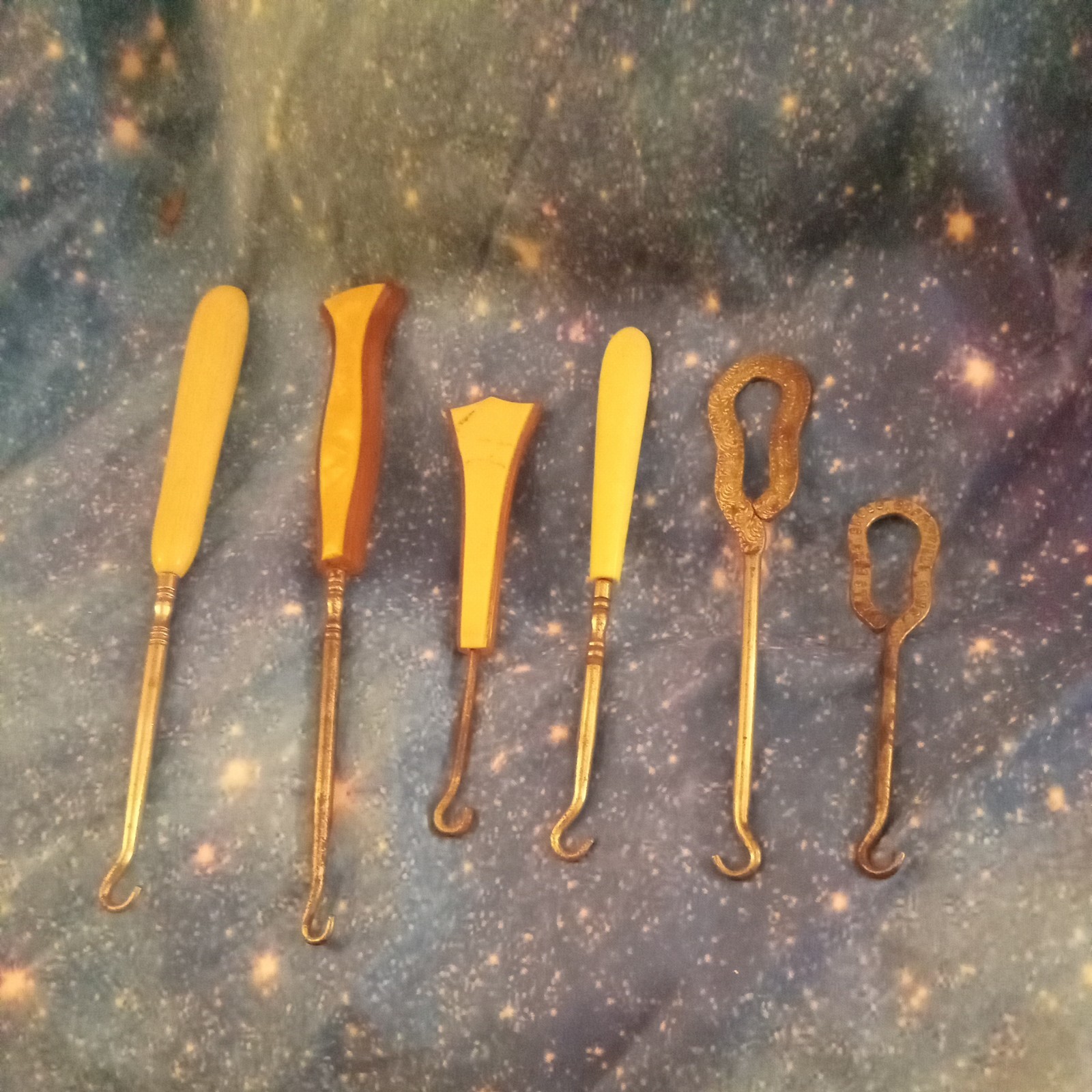 Lot Of Vintage Button Hooks