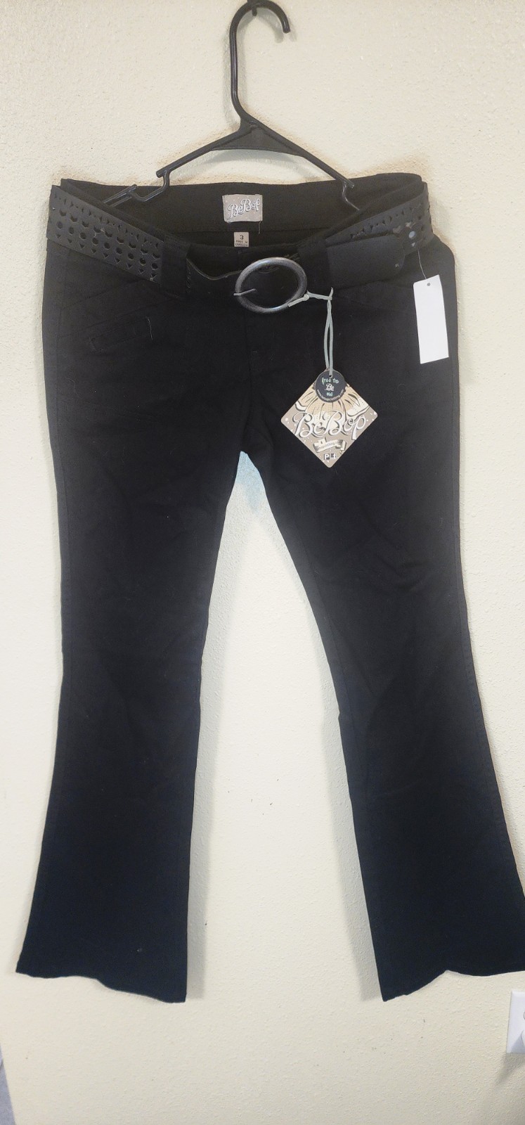 NWT WOMEN’S BEBOP BLACK ANKLE JEANS W /BELT SIZE 3 MSP $54.00. See Picture!