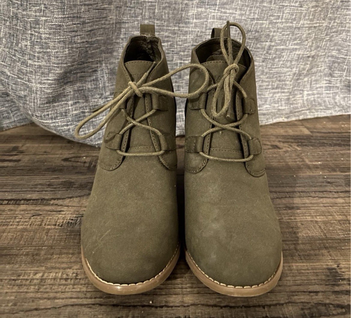 Nautica Vaeda Women’s Lace-Up Ankle Bootie Round Toe Green US 8.5 EU 39