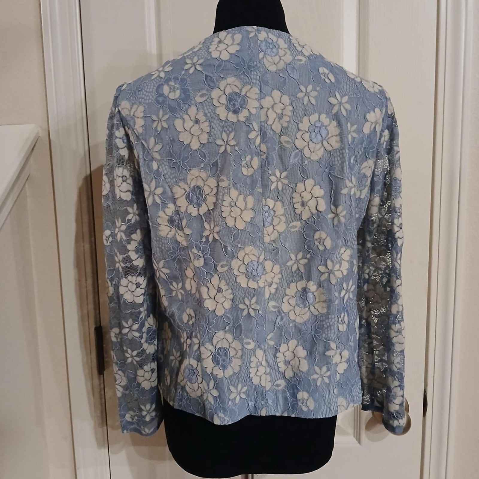Italian blue lace button-up blouse floral design sheer puff sleeves 38/6 Regency