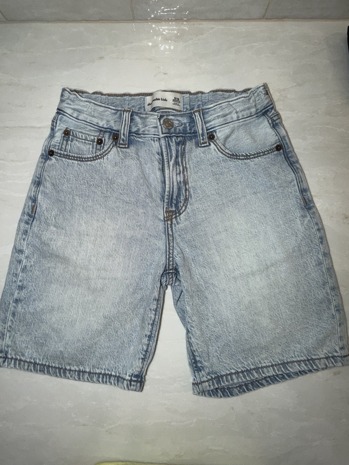 Abercrombie Kids Girls Light Wash Denim Shorts 9/10 Regular Pockets 10″ Inseam