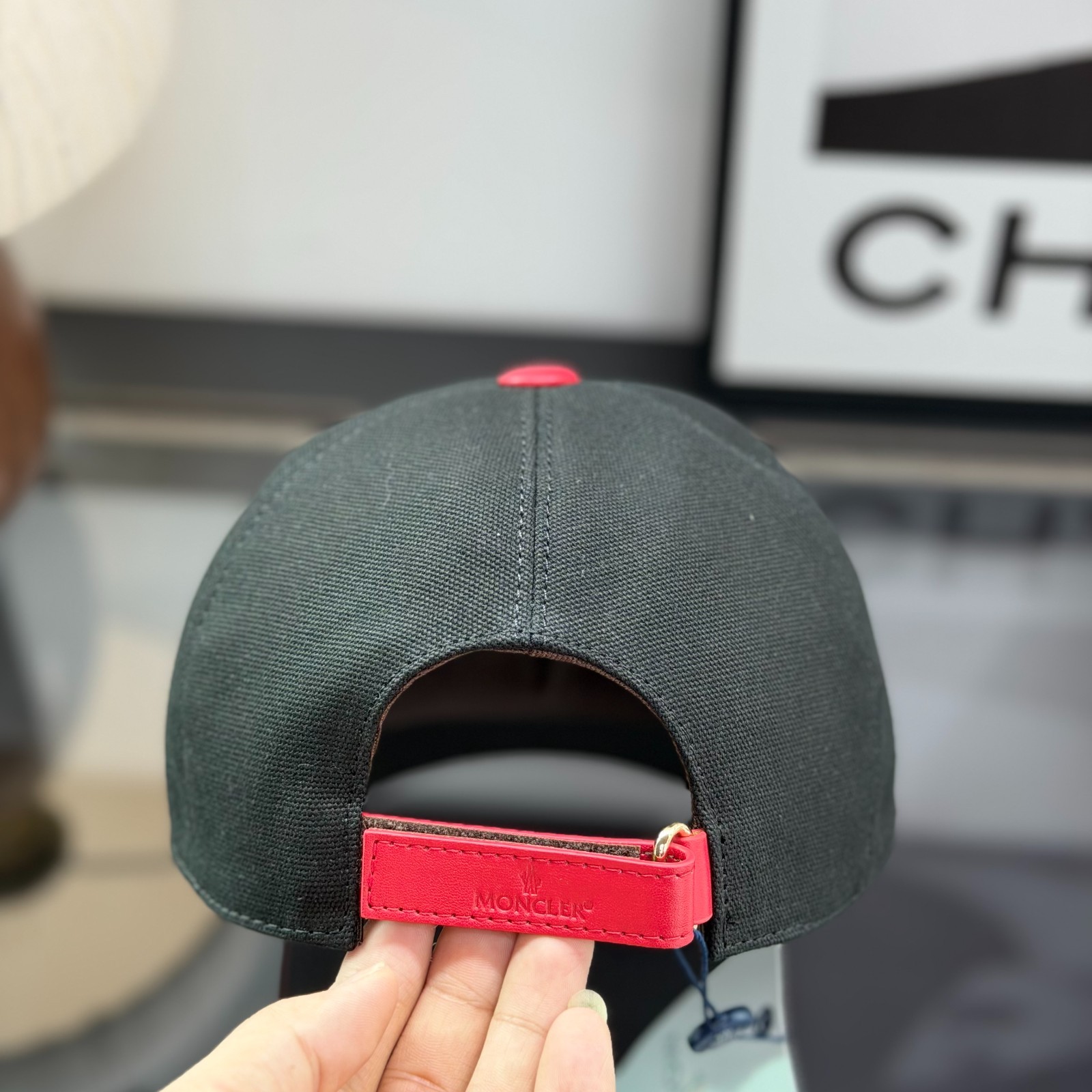 Moncler Men’s Classic Black Baseball Cap M
