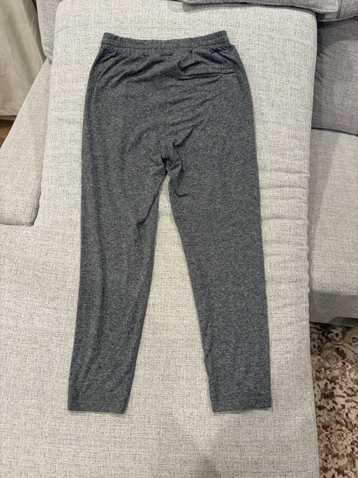 Vuori Men’s Gray Heathered Jogger Pants Size L Drawstring Knit Polyester