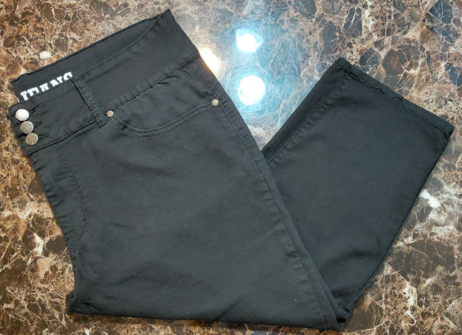 VIP Jeans Women’s Size 21/22 Black Capri Pants
