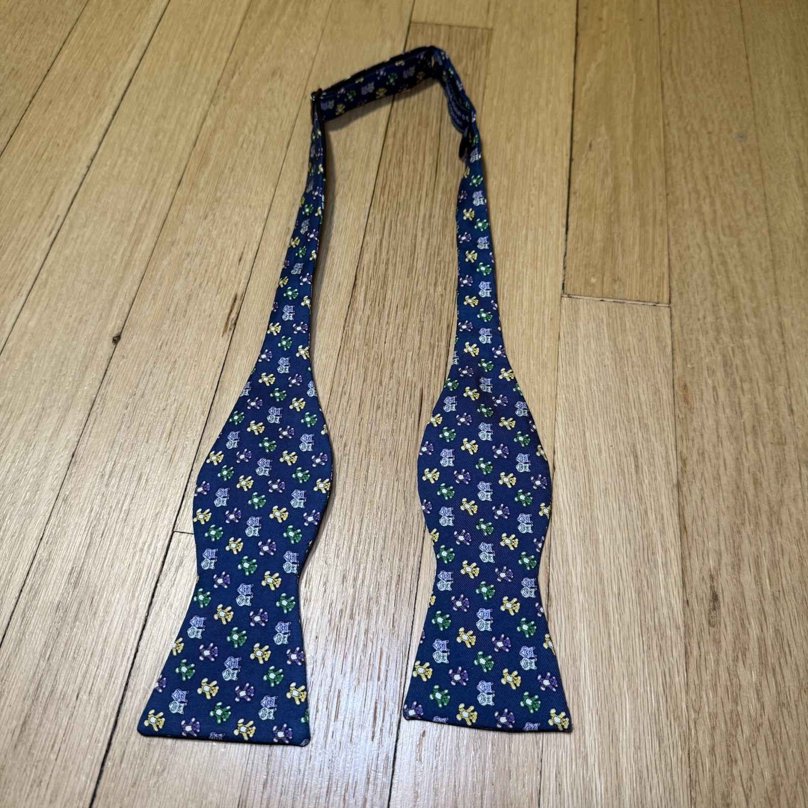 Vineyard Vines Bow Tie Silk Teddy Bear Comedy Tragedy Theatre Masks Self Tie USA