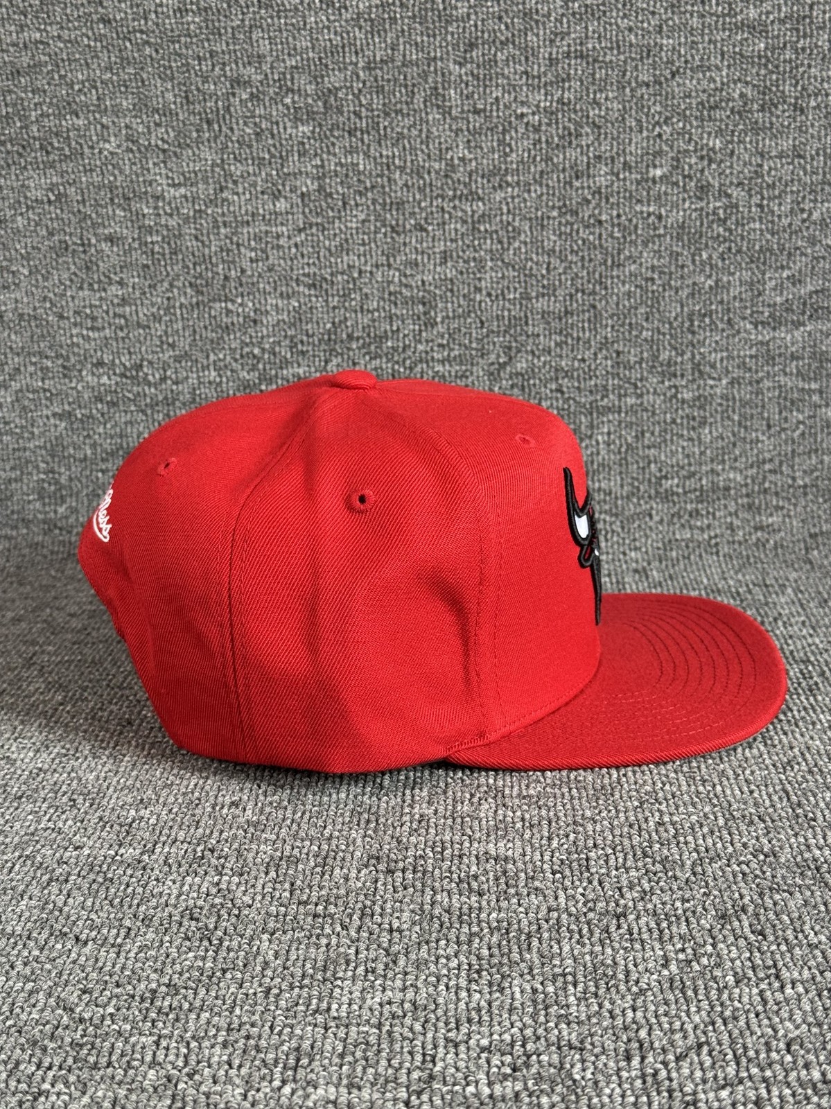 Mitchell & Ness Chicago Bulls Snapback Red Flat Brim Hat Retro Cap