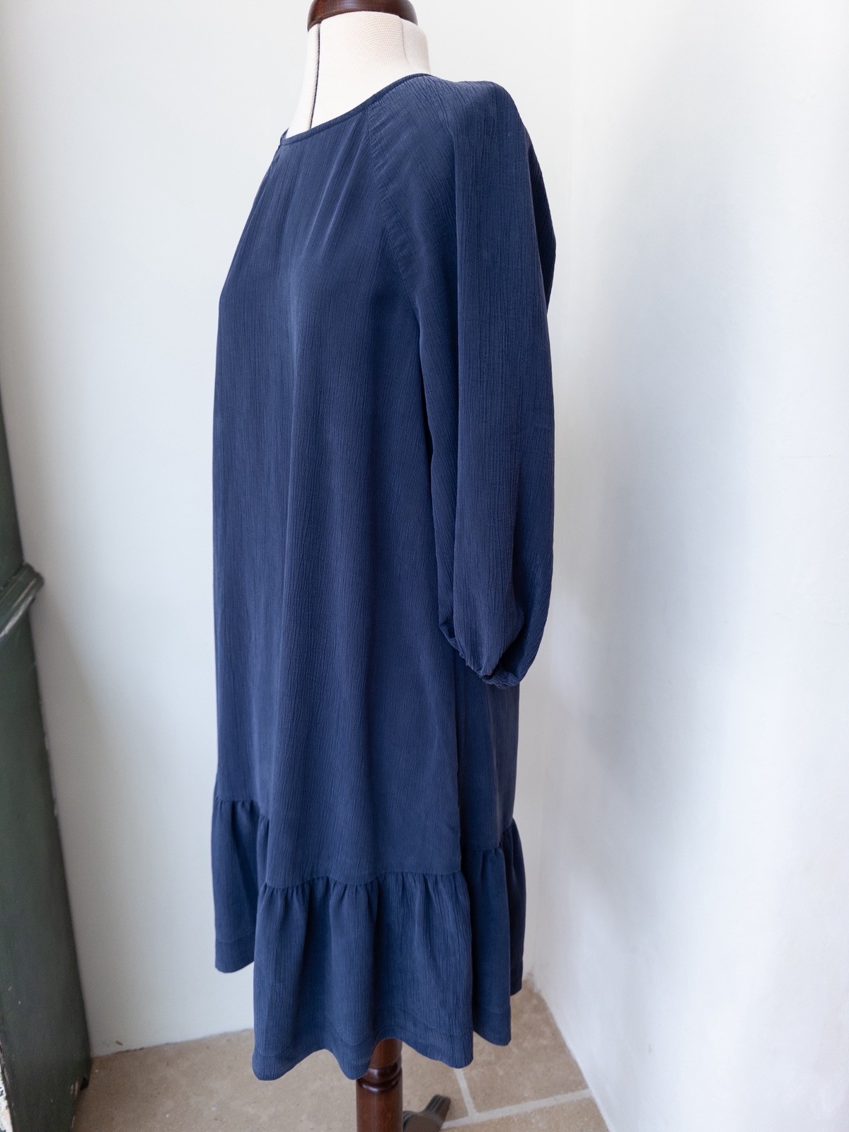 Oliver Bonas Modal Navy floaty Smock Midi Dress UK 10 Ruffle Hem 3/4 Sleeve