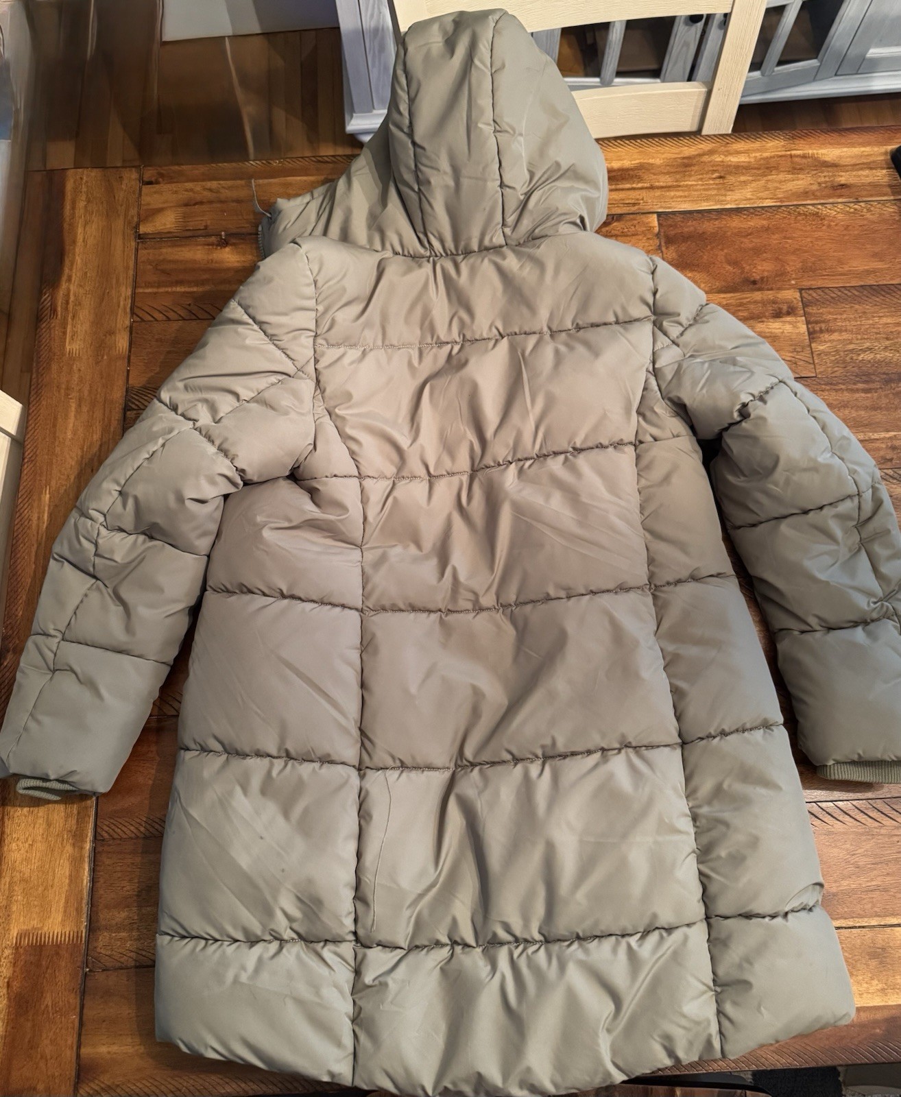 Stunning and cute! Women’s H&M Long Puff Jacket, Olive Green, size small. Read!